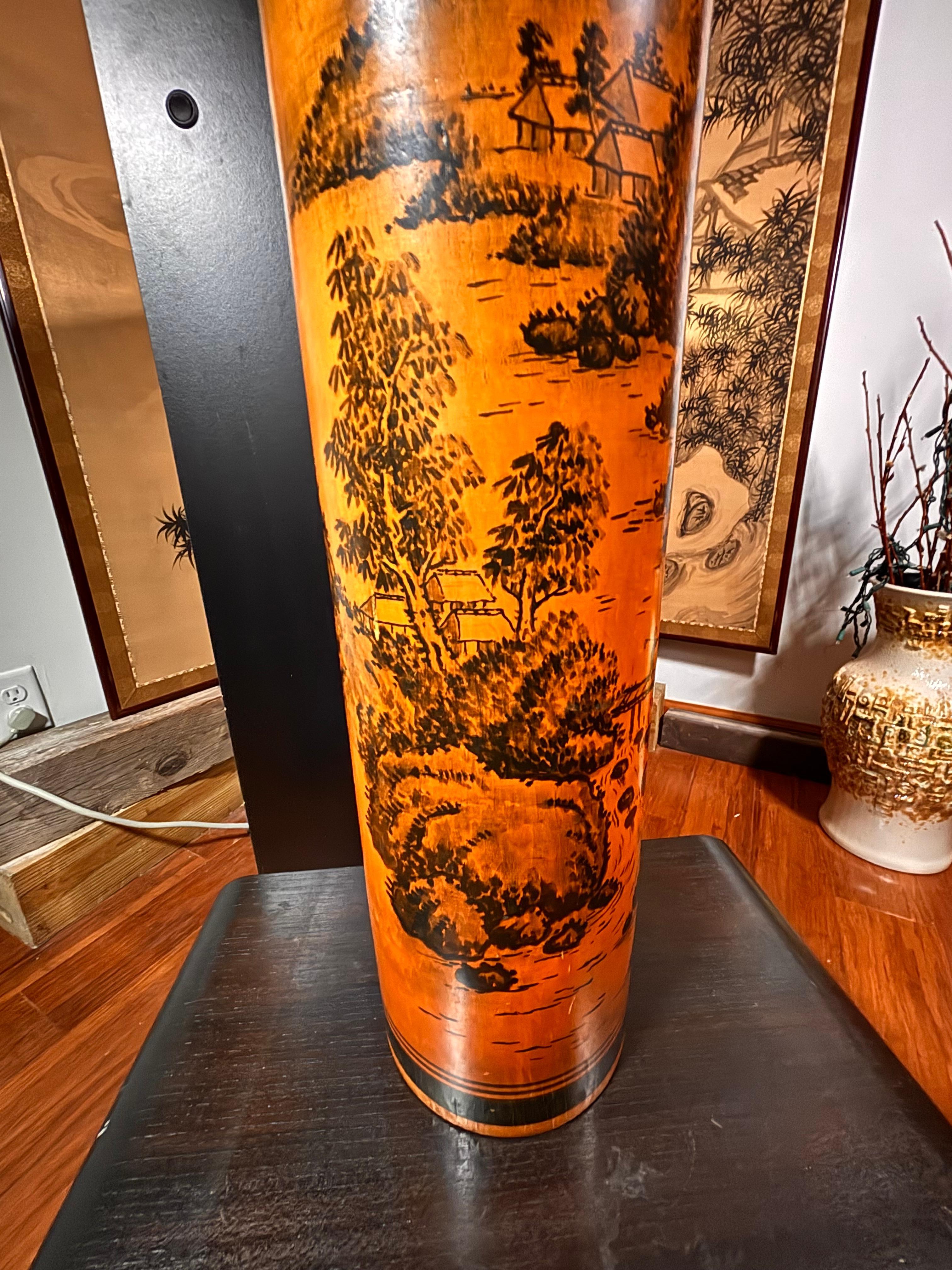 Japanische außergewöhnliche hohe 44 Zoll Kokeshi-Puppe, signiert (Holz) im Angebot