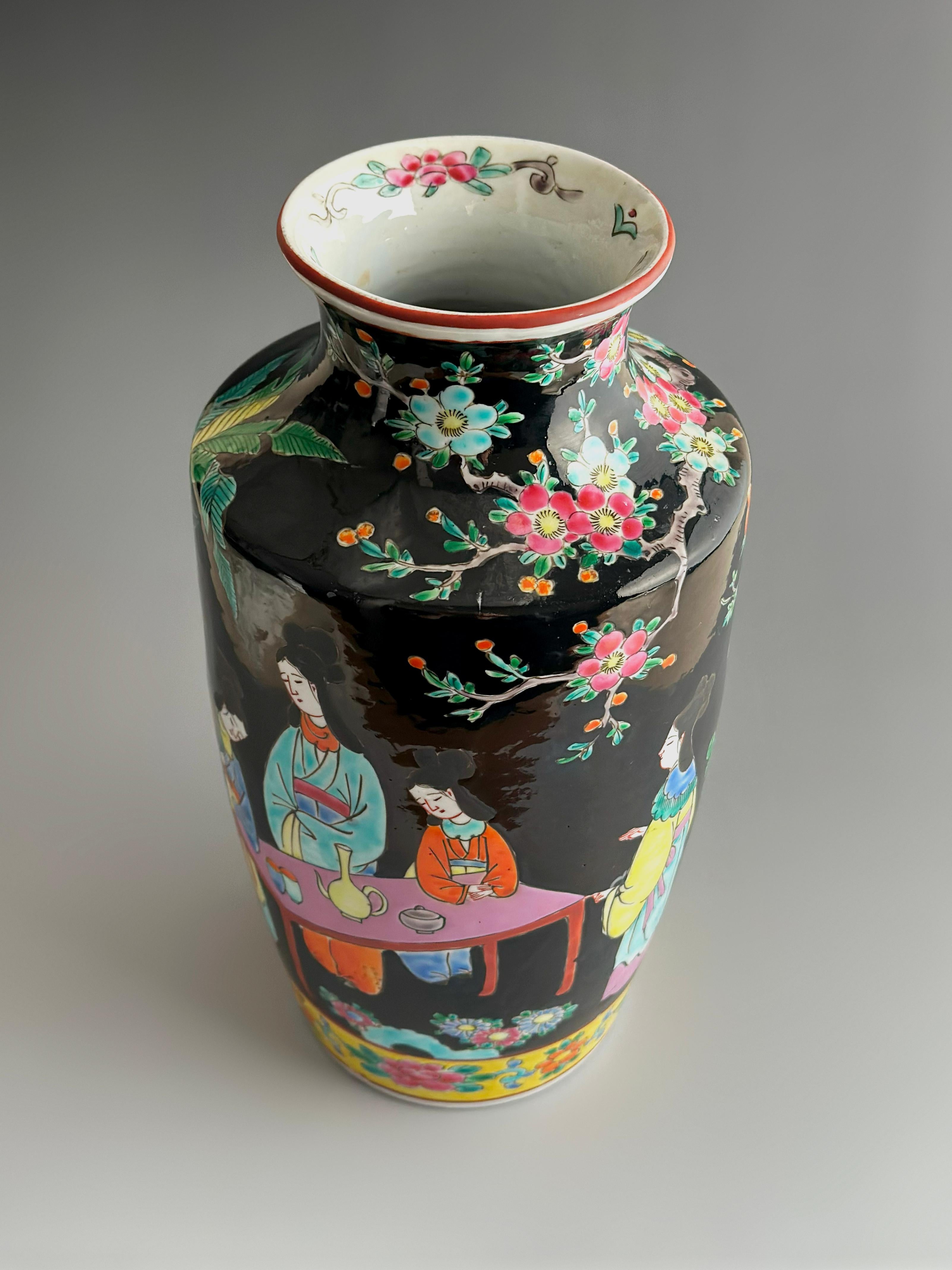 Japanese Famille Noire Porcelain Rouleau Vase by Yamatoku, Arita, 1950s Exportación china en venta