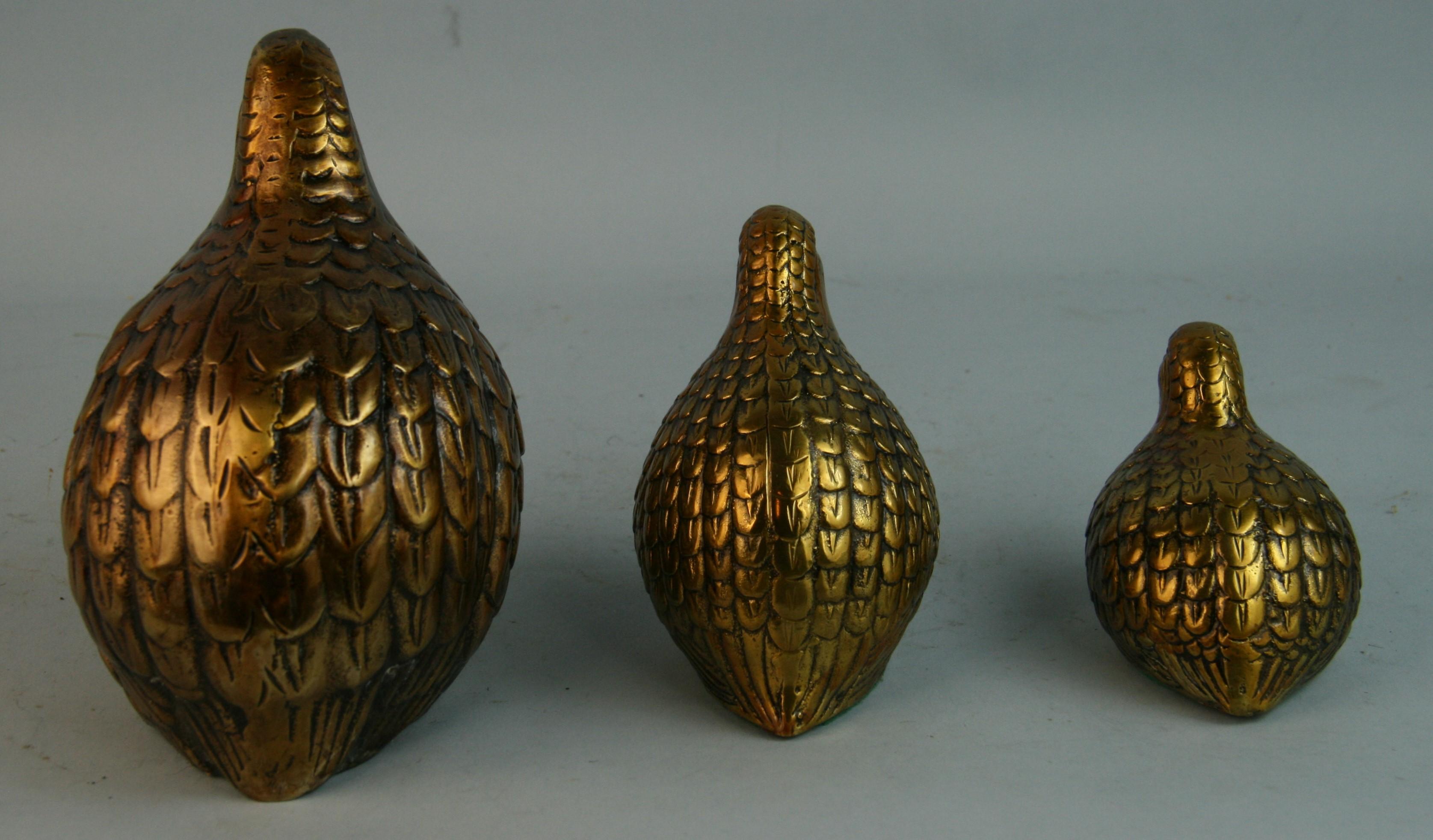 Japanese Family of Three Brass Quail Sculptures, Fine Detail For Sale 4