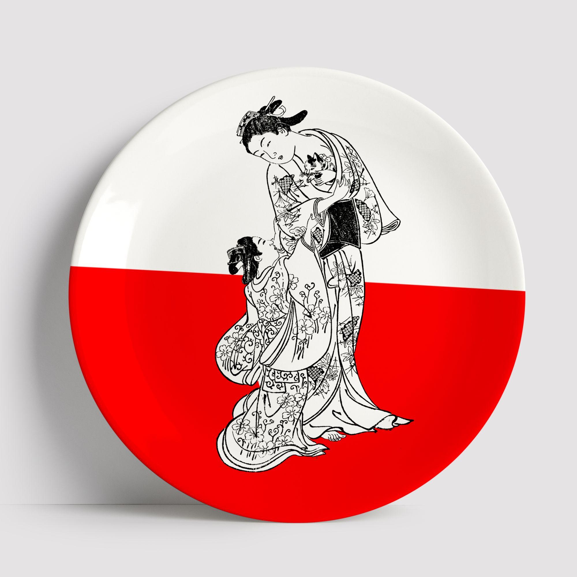Beautiful Japanese Family porcelain dinner plate by Plus Lab will make an elegant statement with sophisticated Art de la table for every occasion
Made in Italy

Upon request available in a set of three or six plates.