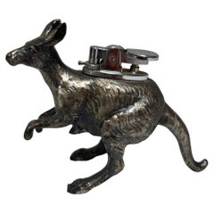 Briquet de table japonais Figural Kangourou, métal moulé, circa 1960