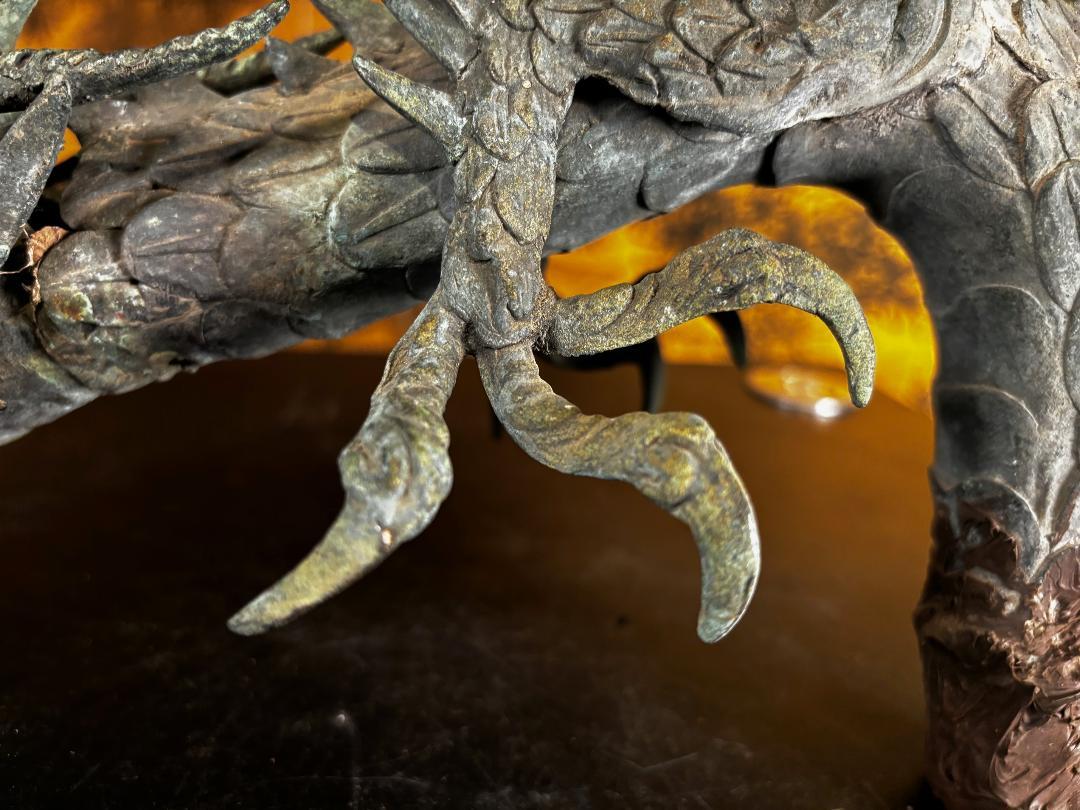 Le dragon de temple japonais en bronze ancien Bon état - En vente à South Burlington, VT
