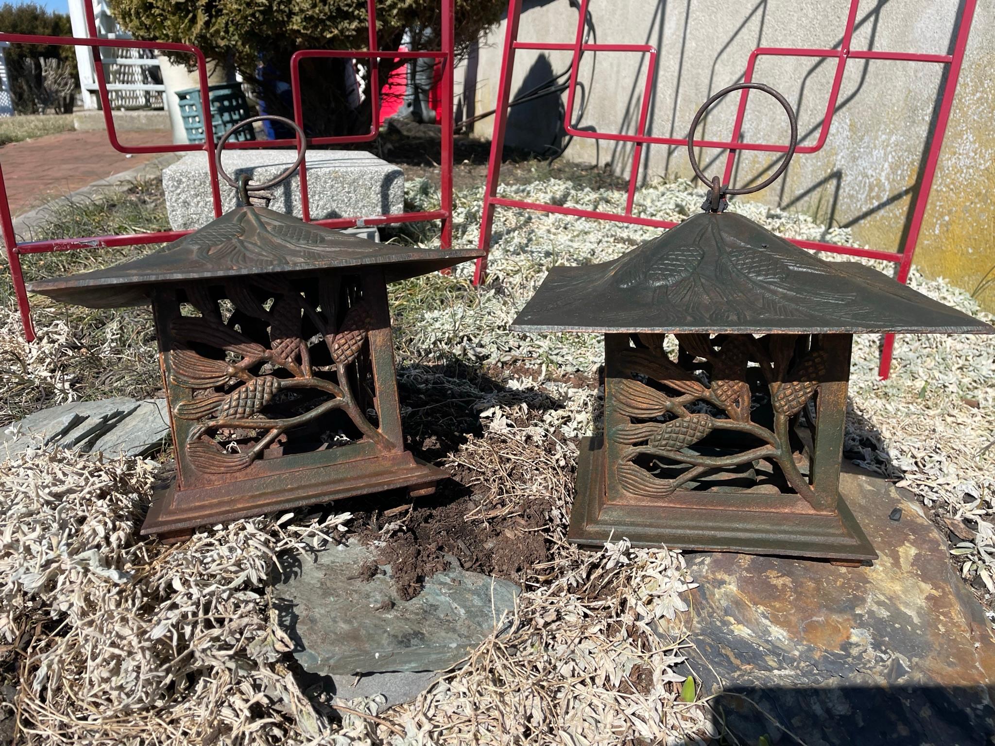 Japanese Fine Big Pair Old Pine Lighting Lanterns In Good Condition In South Burlington, VT