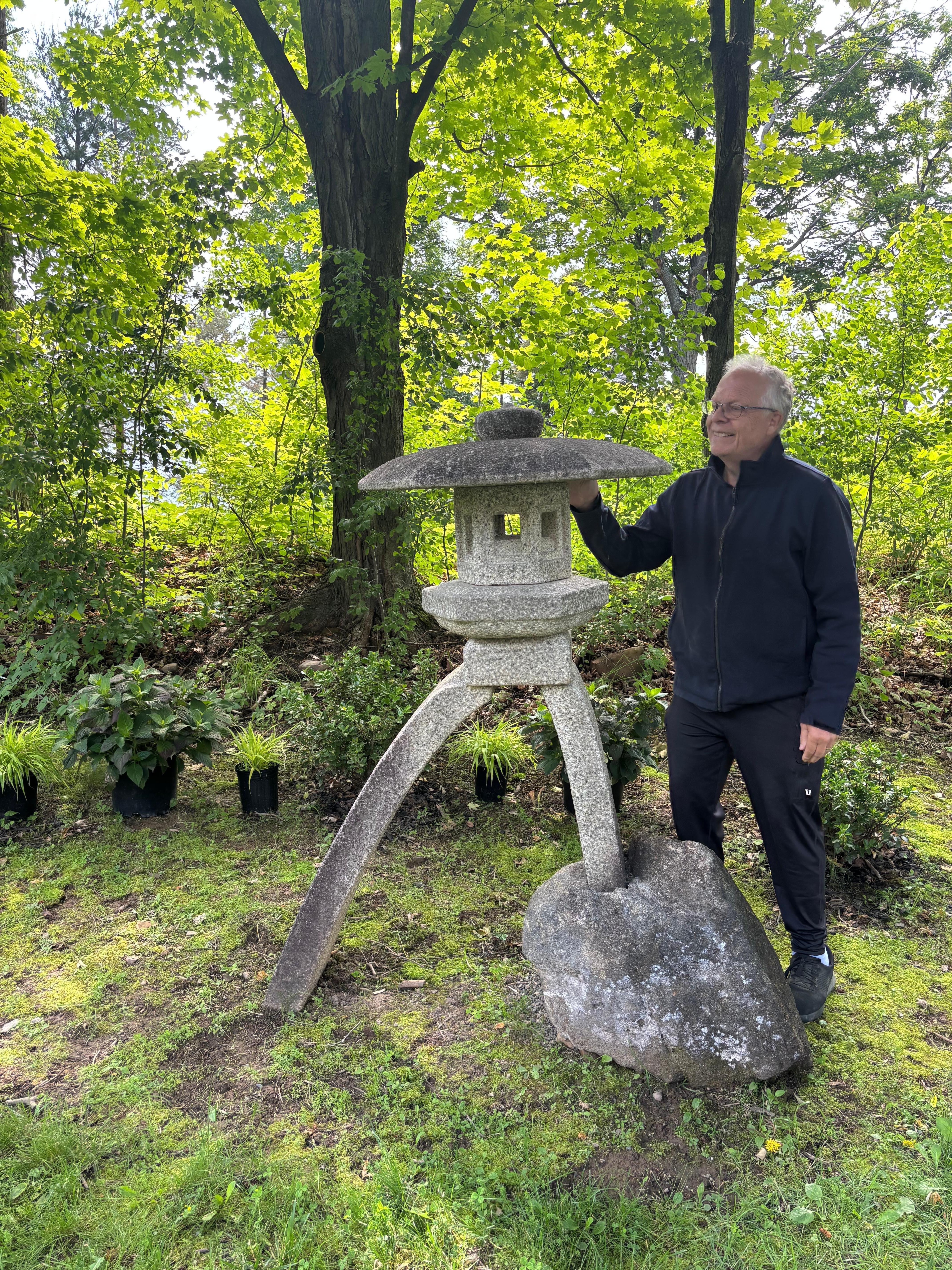 Call or message us to reserve

Please see our video.

For your special garden

Here's a beautiful and unique way to accent your outdoor garden space with this rare and unusual lantern form and treasure from Japan.

This is a fine old  original 