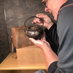 Japanese Fine Hand Cast Crab and Shells Theme Tea Pot Tetsubin, Signed 1930s