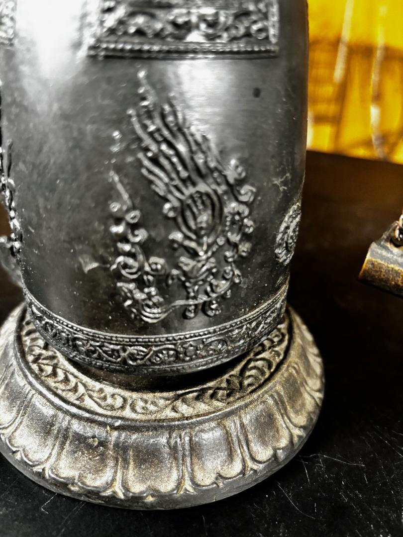 Paire de cloches de dragon plus anciennes japonaises résonnent de beaux sons sereins en vente 1