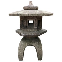 Petite lanterne ancienne japonaise "Yukimi" sculptée à la main - Délice de jardin de thé