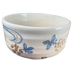 Bol à thé japonais à fleurs d'été, fabriqué à la main  Glacé à la main et signé