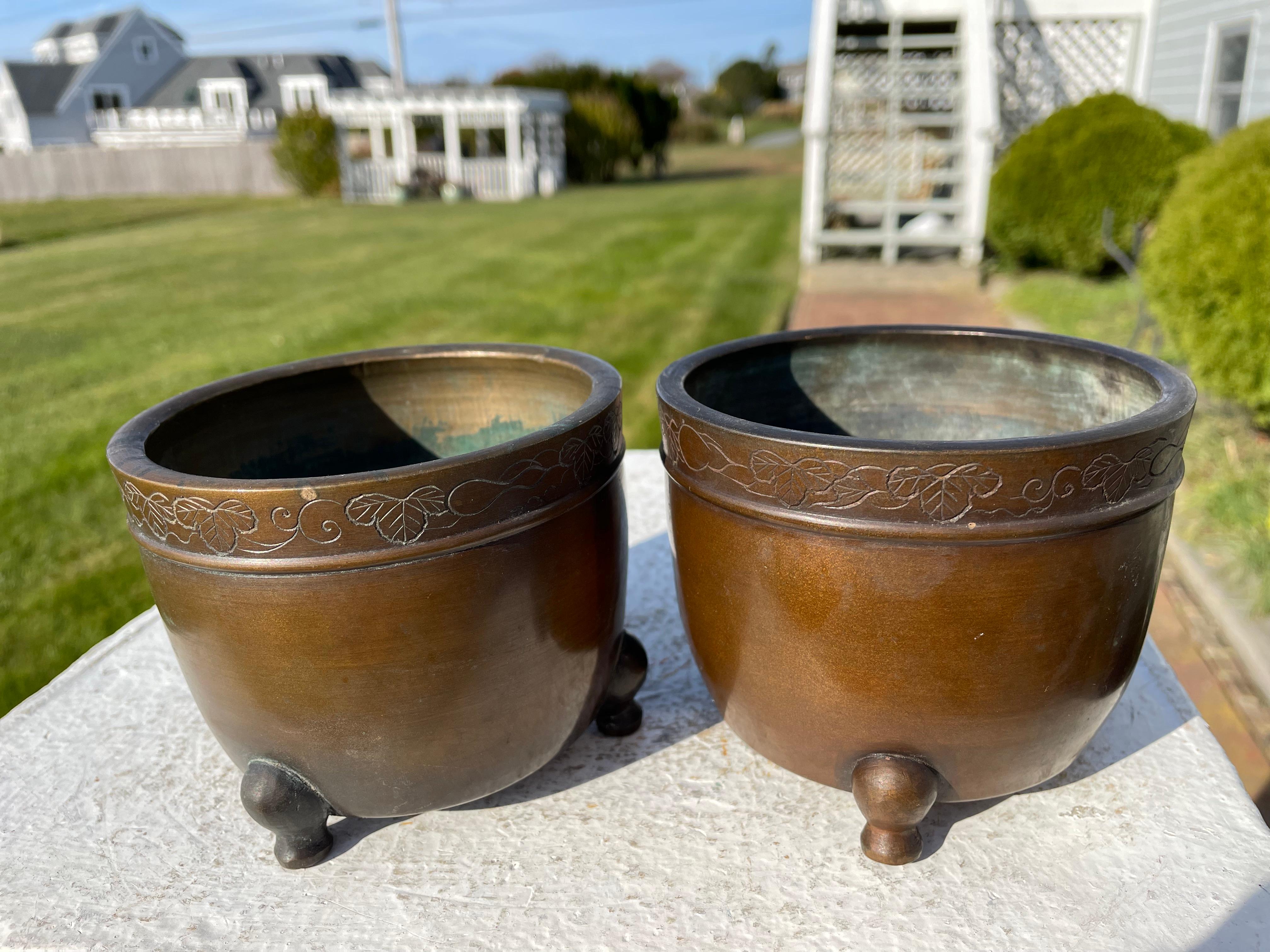 Japanese Fine Vintage Pair Bronze Cache Pots In Good Condition In South Burlington, VT
