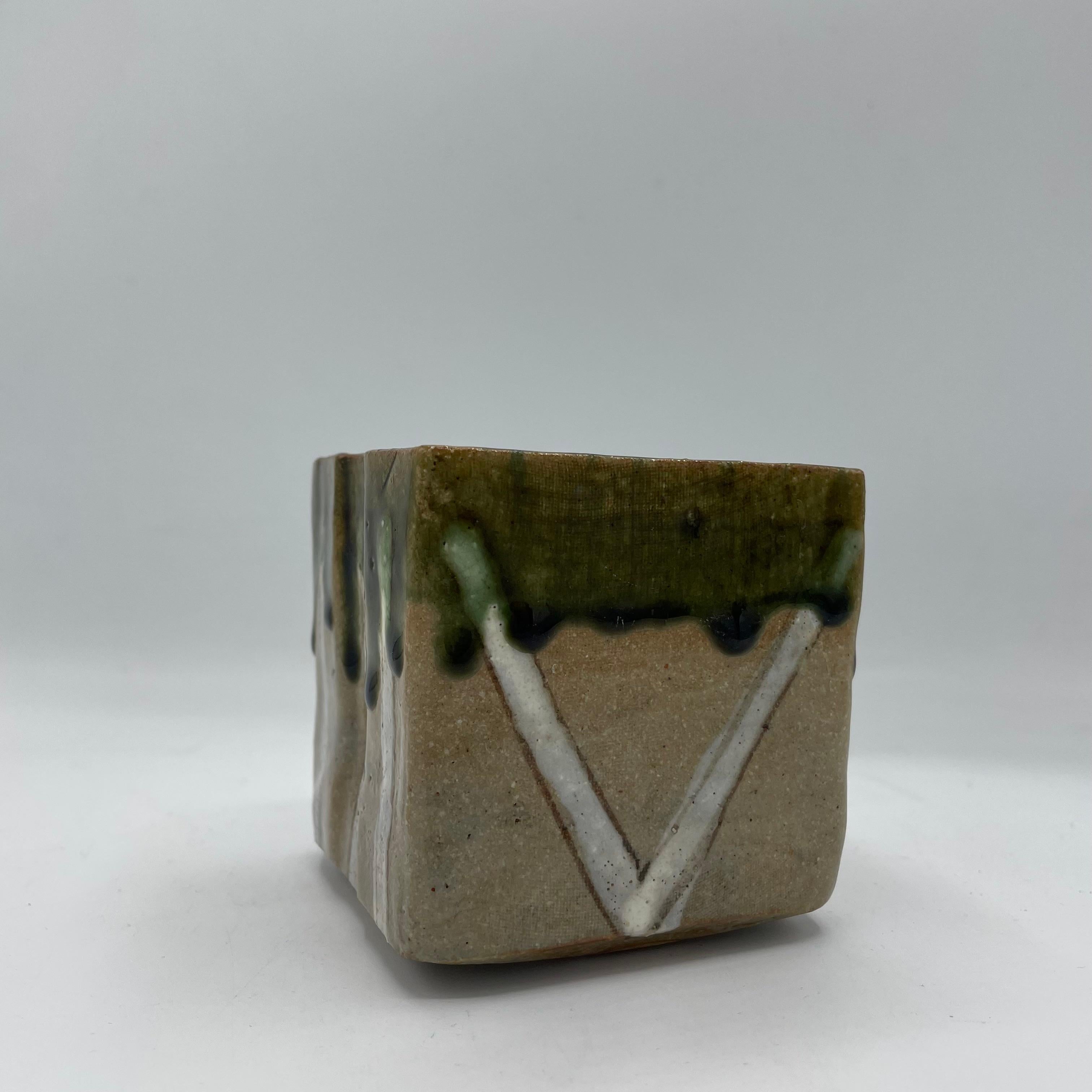 Vase à fleurs japonais Oribe Ware Shunhou 1980 Bon état - En vente à Paris, FR