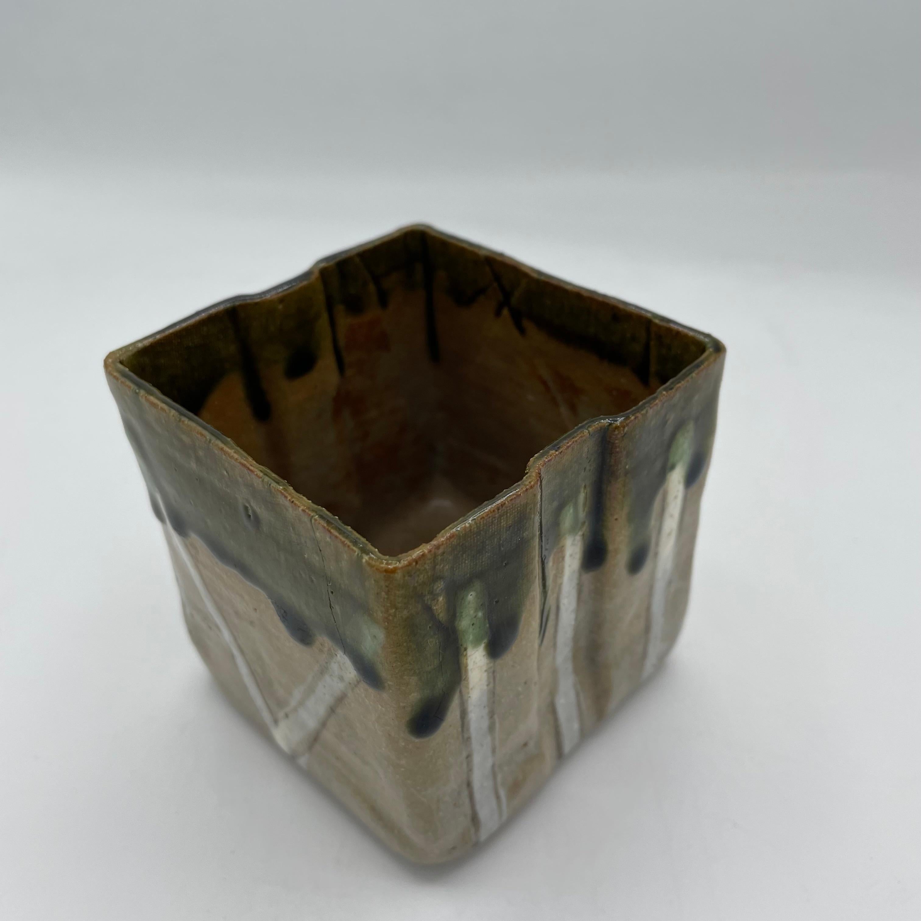 Fin du 20e siècle Vase à fleurs japonais Oribe Ware Shunhou 1980 en vente