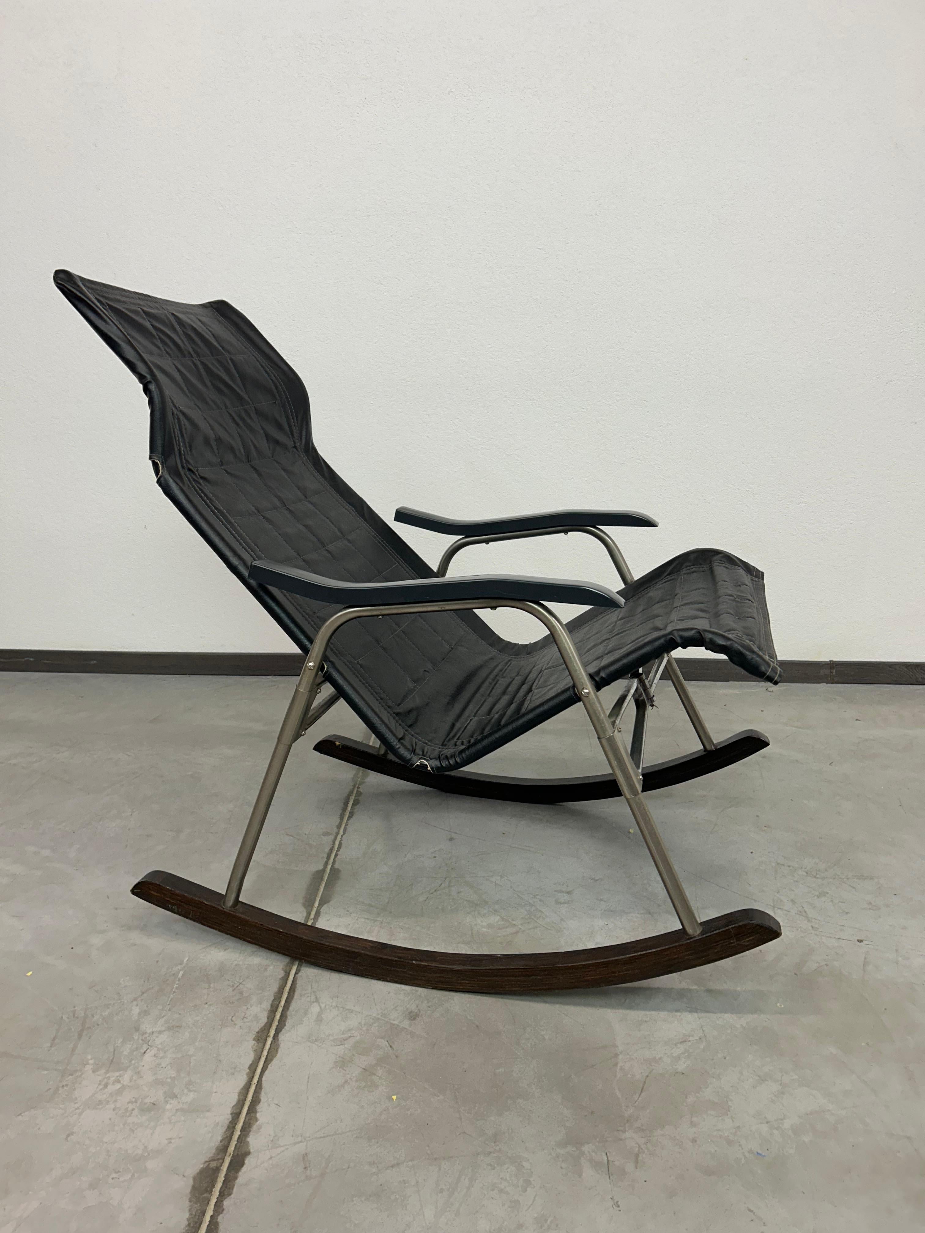 chaise a bascule pliante