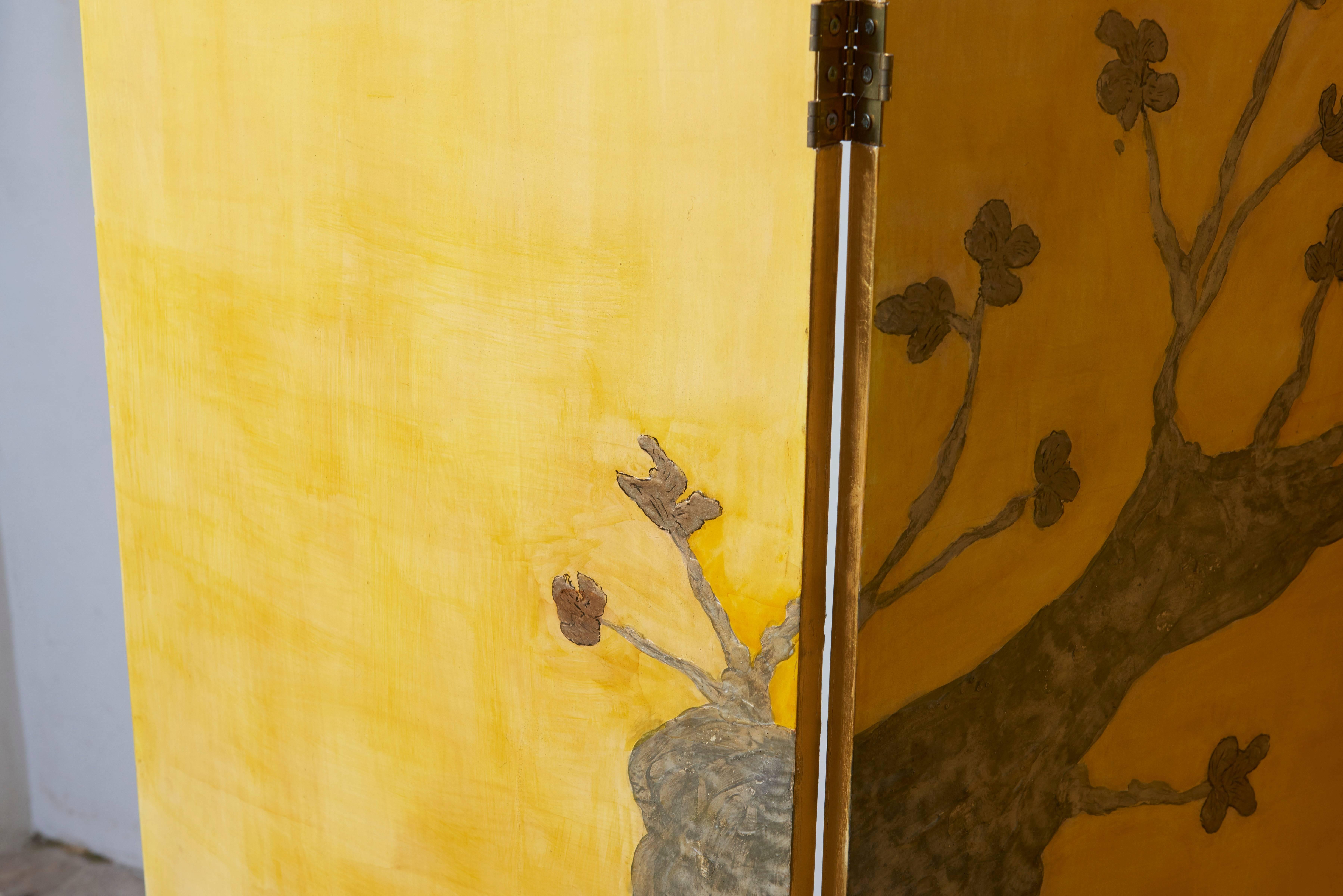 Japanese Folding Screen in Wood Decorated with a Peacock in Gold and Blue, 1980s 3