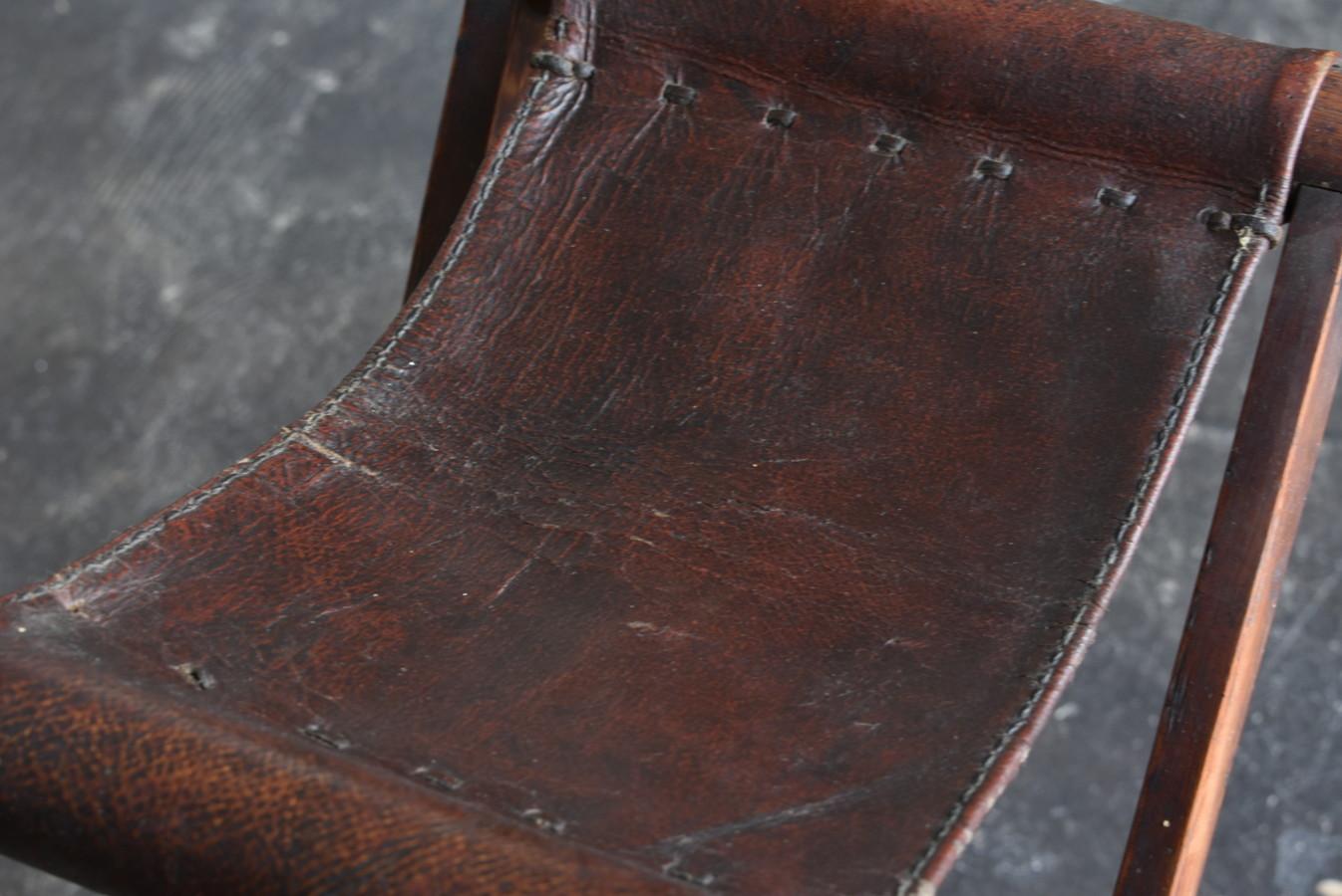 XIXe siècle Chaise pliante japonaise en bois antique / 1868-1920 / tabouret à hélice