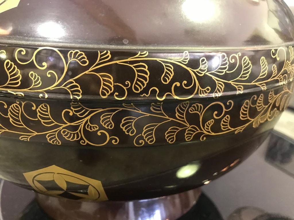 20th Century Japanese Showa Footed Black Red Lacquer Bowl or Box with Lid and Gold Decoration
