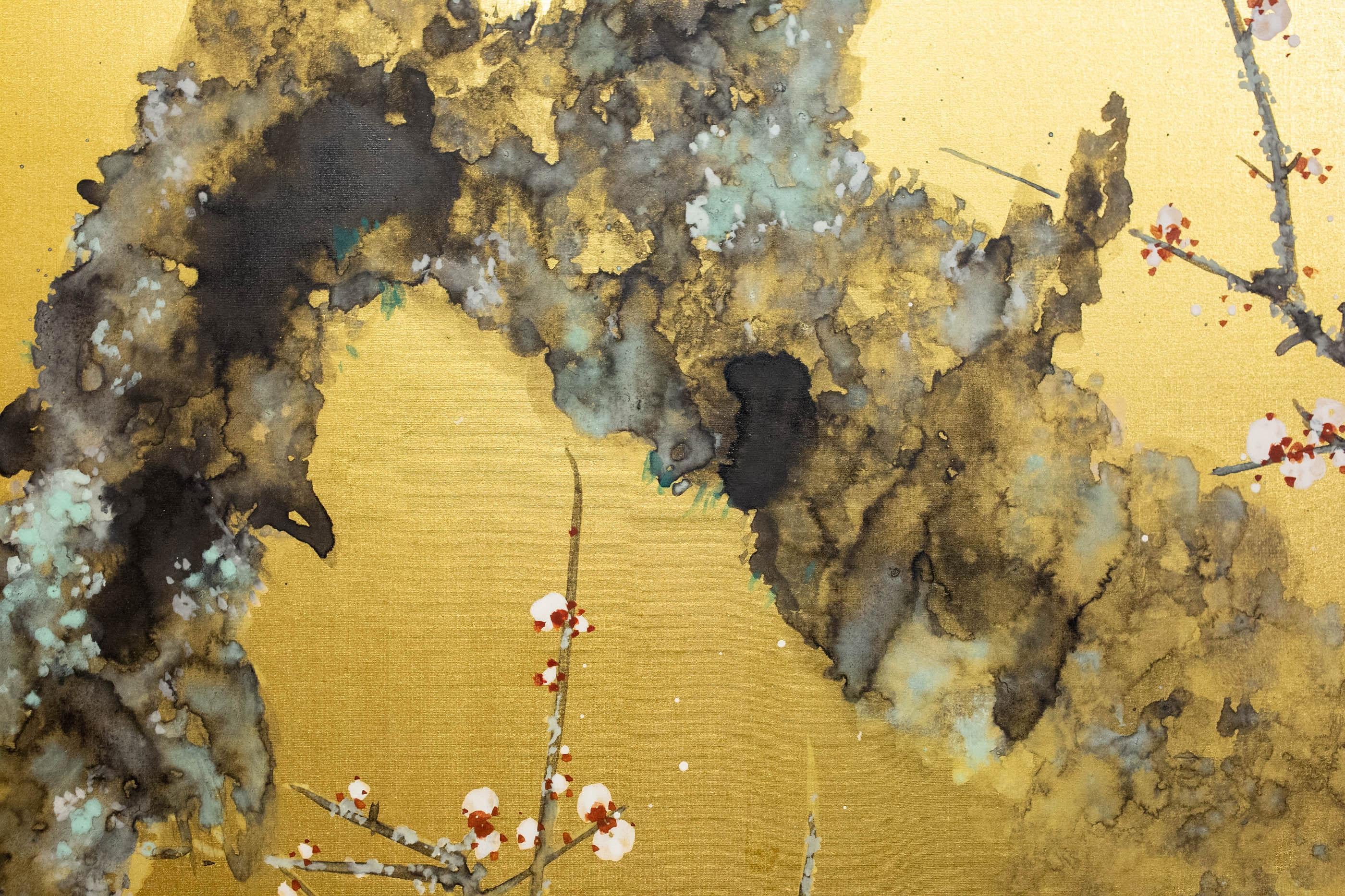 With beautiful lichen colored bark painted with tarashikomi technique. Mineral pigments on gold silk, with silk brocade border. Signature reads: Shunpo. Good condition.