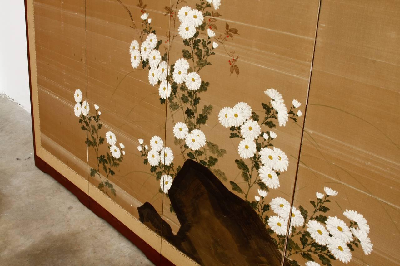 Meiji Paravent japonais Byobu en soie représentant des chrysanthèmes
