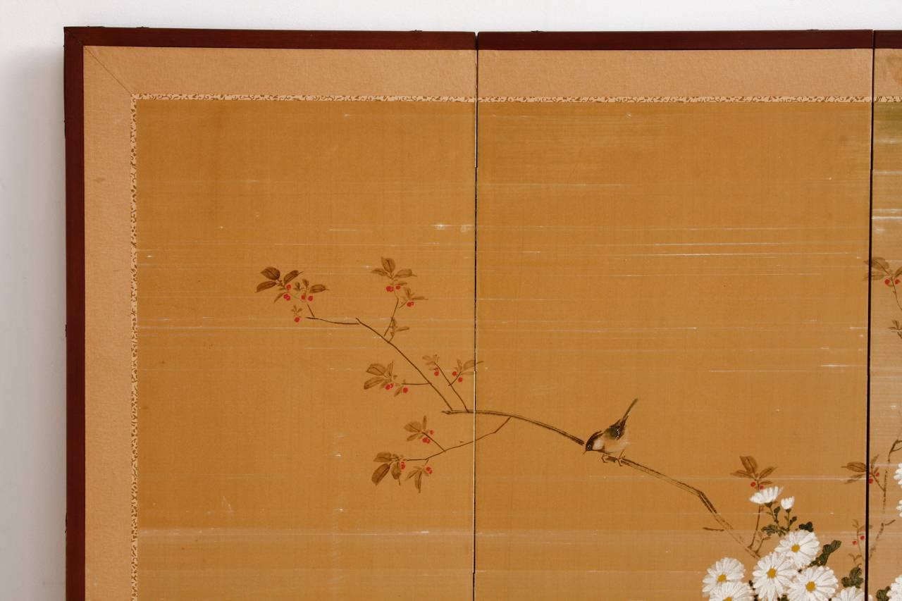 Japonais Paravent japonais Byobu en soie représentant des chrysanthèmes