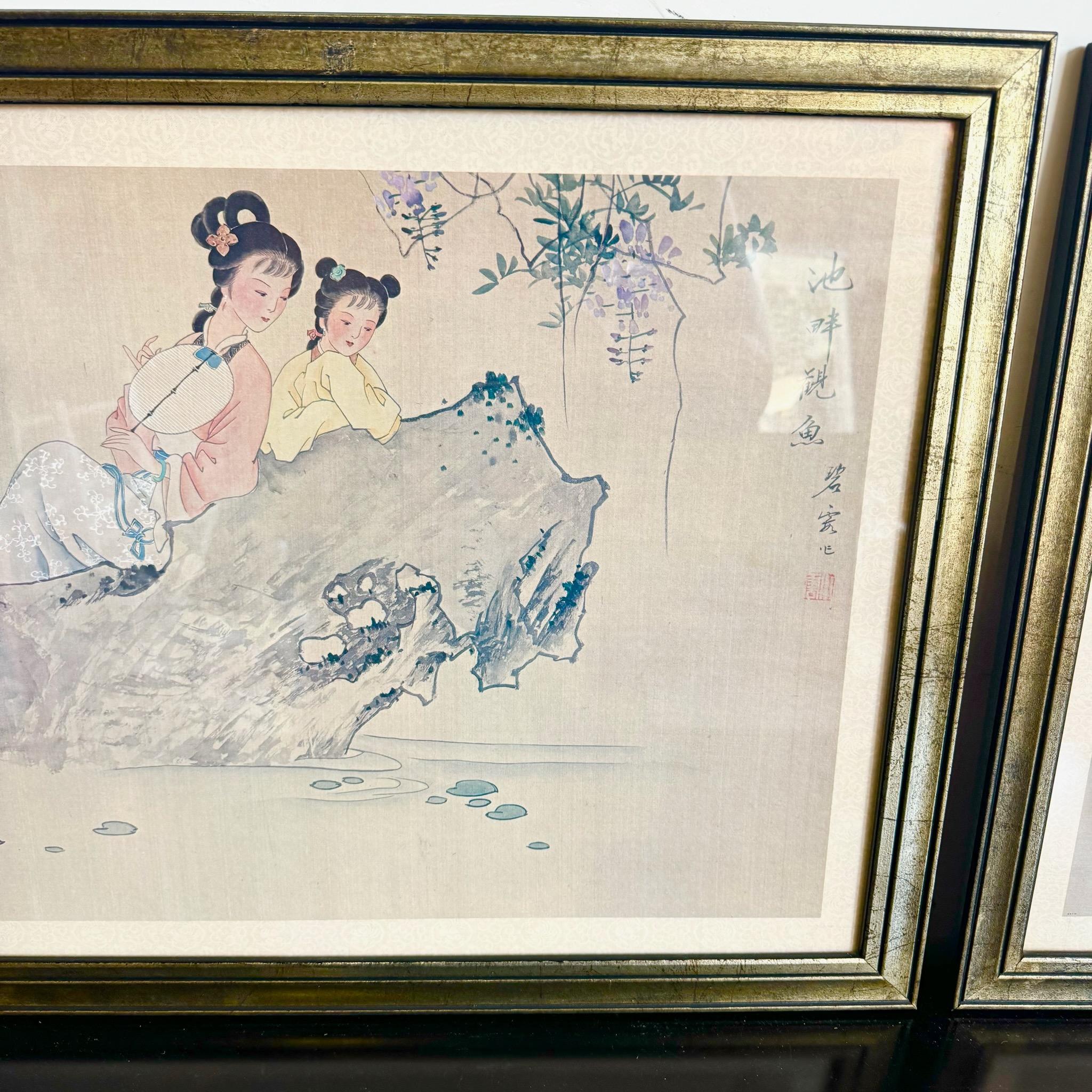20ième siècle Aquarelles sur soie japonaises encadrées - une paire en vente