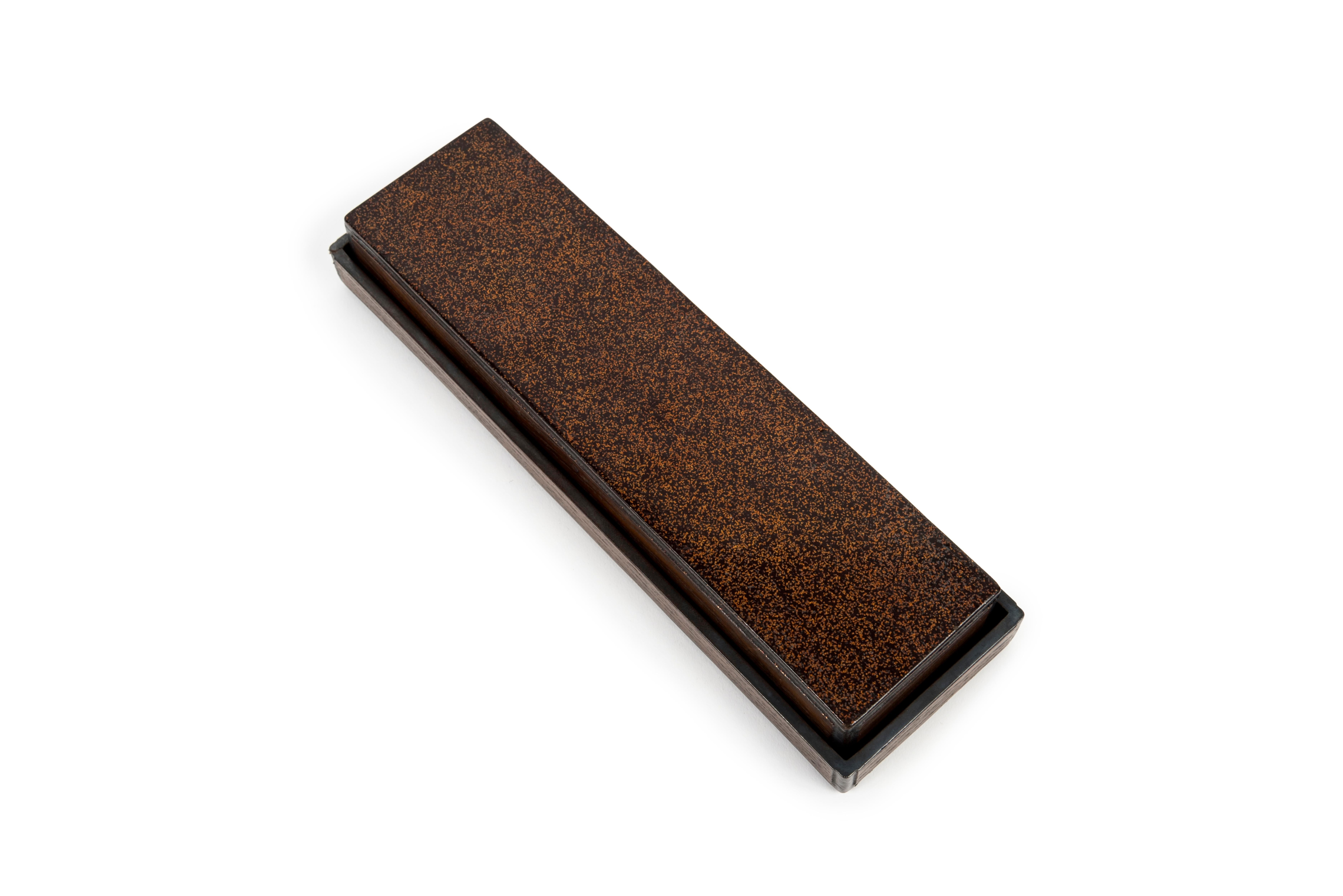 Fudebako o scatola per spazzole giapponese in legno duro laccato e intarsio in ceramica In condizioni buone in vendita a PARIS, FR