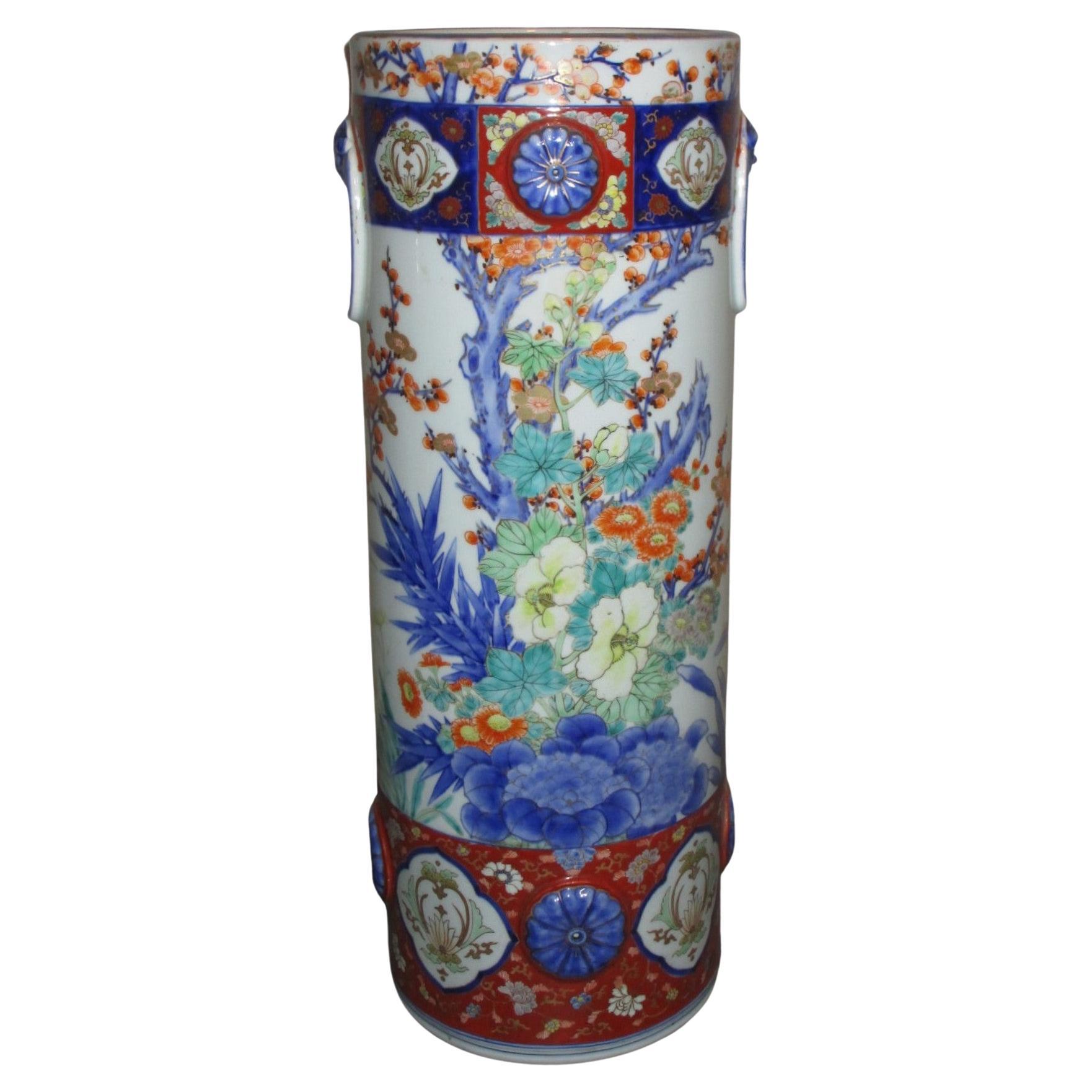 Japanese Fukagawa Meiji Period Porcelain Vase, circa 1880
