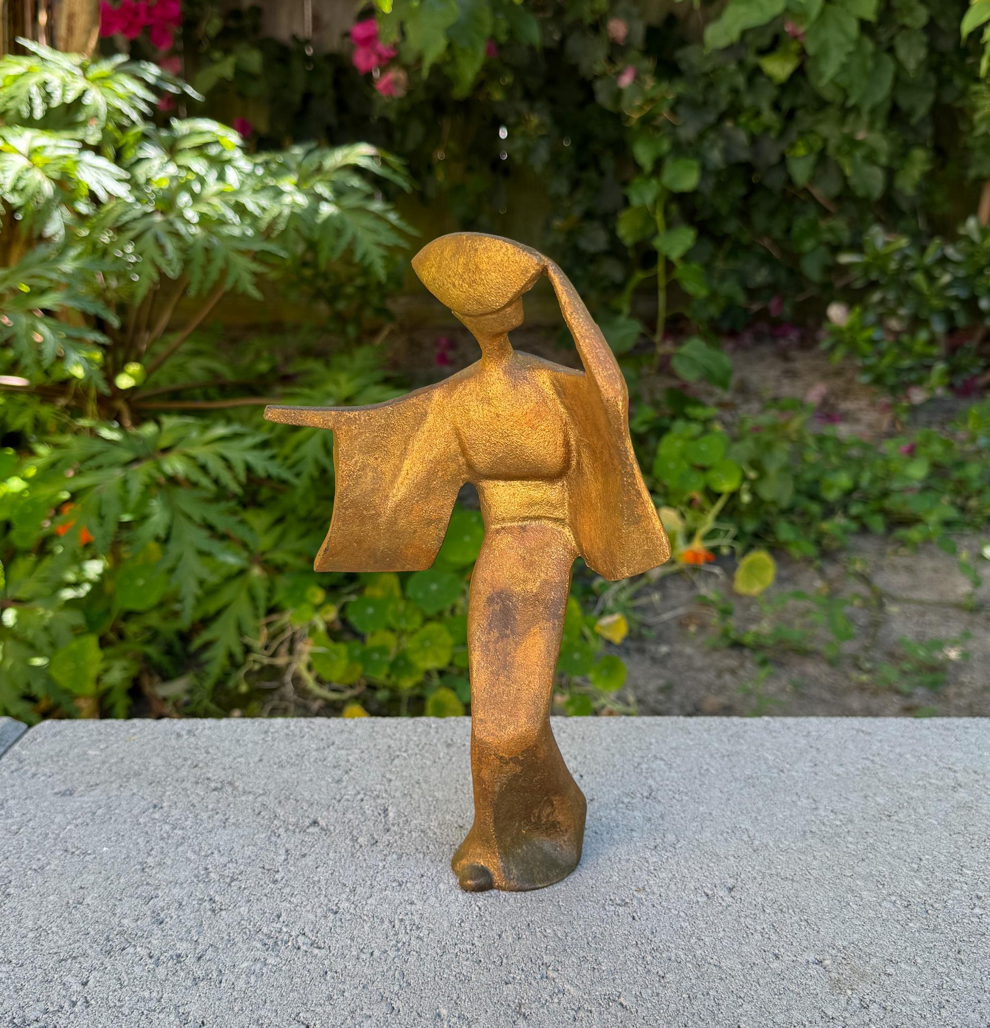 Bailarinas japonesas Geisha Awa Odori Esculturas de pan de oro y hierro, Japón, c.1960 en venta 2