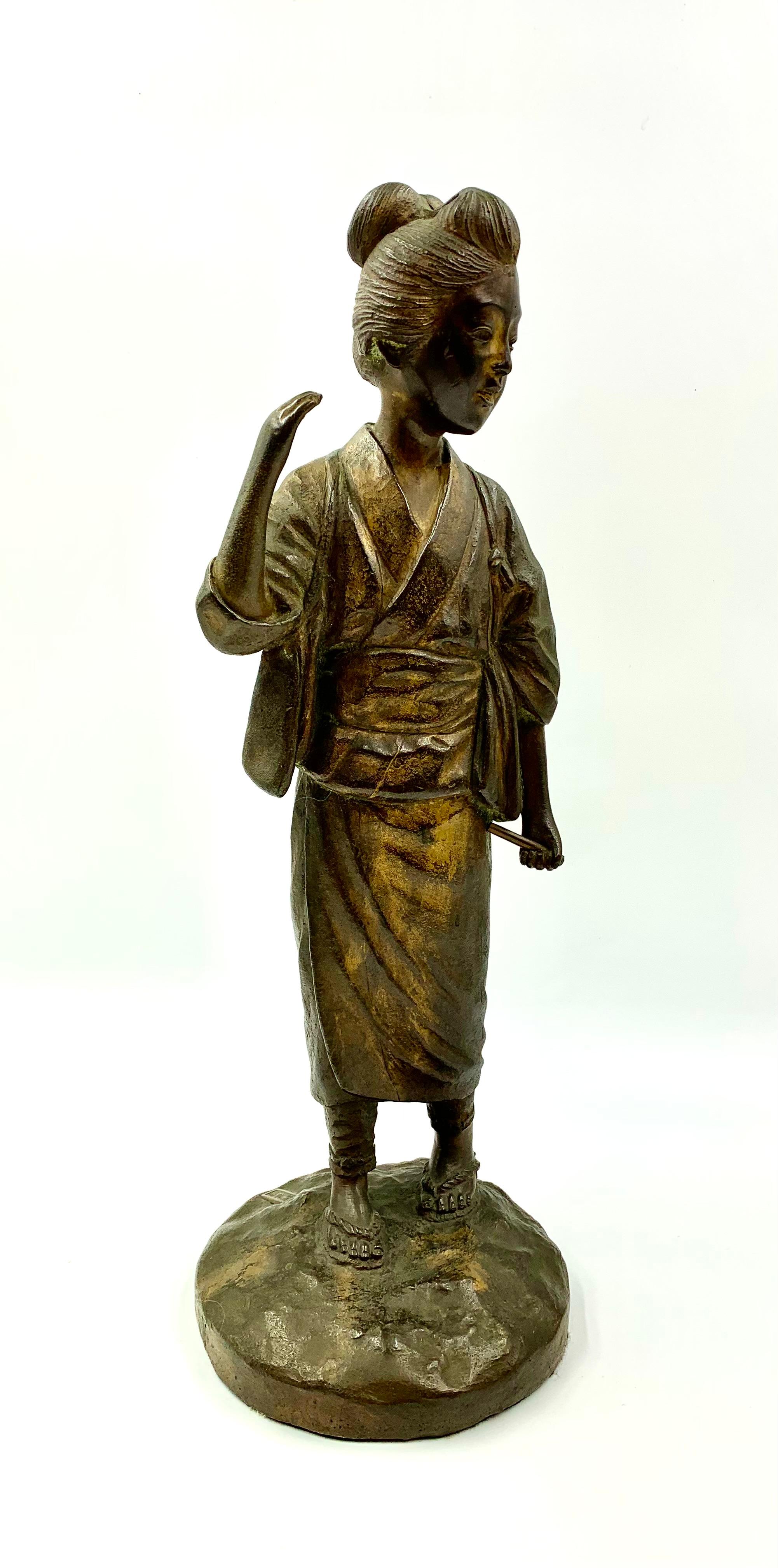 Japanese Genryusai Seiya Meiji Period Antique Patinated Bronze Geisha For Sale 10