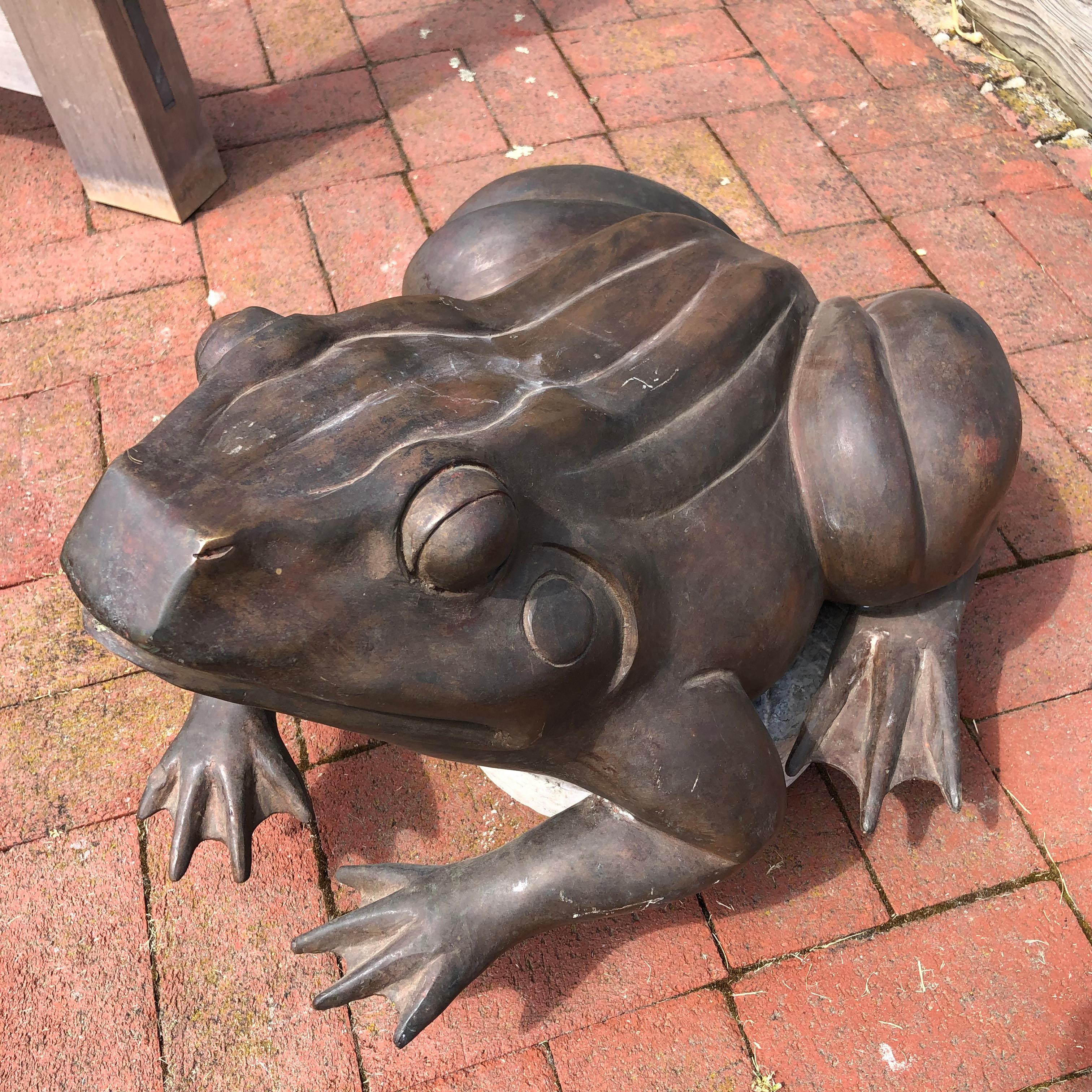 Japanese Giant Antique Bronze Garden Frog with Superb Details In Good Condition In South Burlington, VT