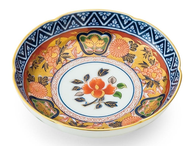 Japanese Gilded Hand Painted KoImari Porcelain Dessert Plates, 2018