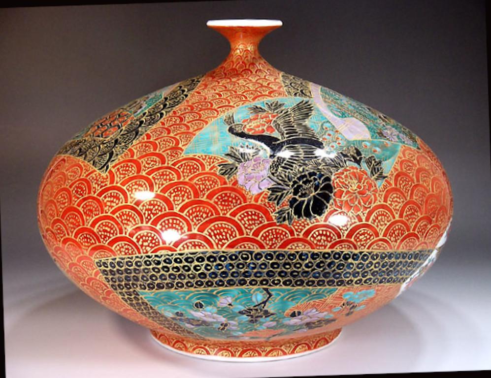 Exquisite contemporary Japanese hand painted decorative porcelain vase, a signed piece by highly respected award-winning Japanese master porcelain artist in the Imari-Arita style. In 2016, the British Museum added a work by this artist to its