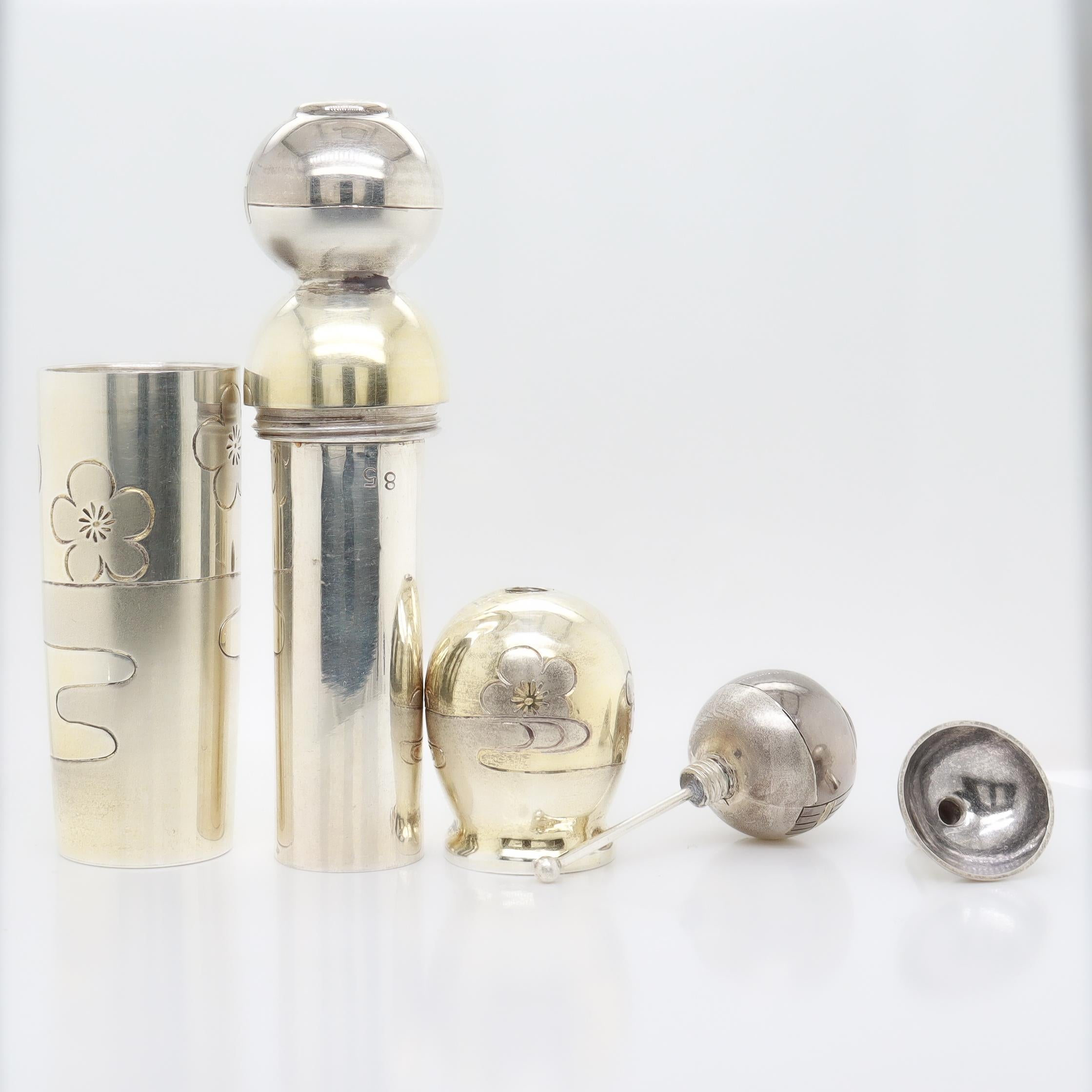 Set de porte-rouge à lèvres et de flacon de parfum japonais en argent 950 doré en vente 8