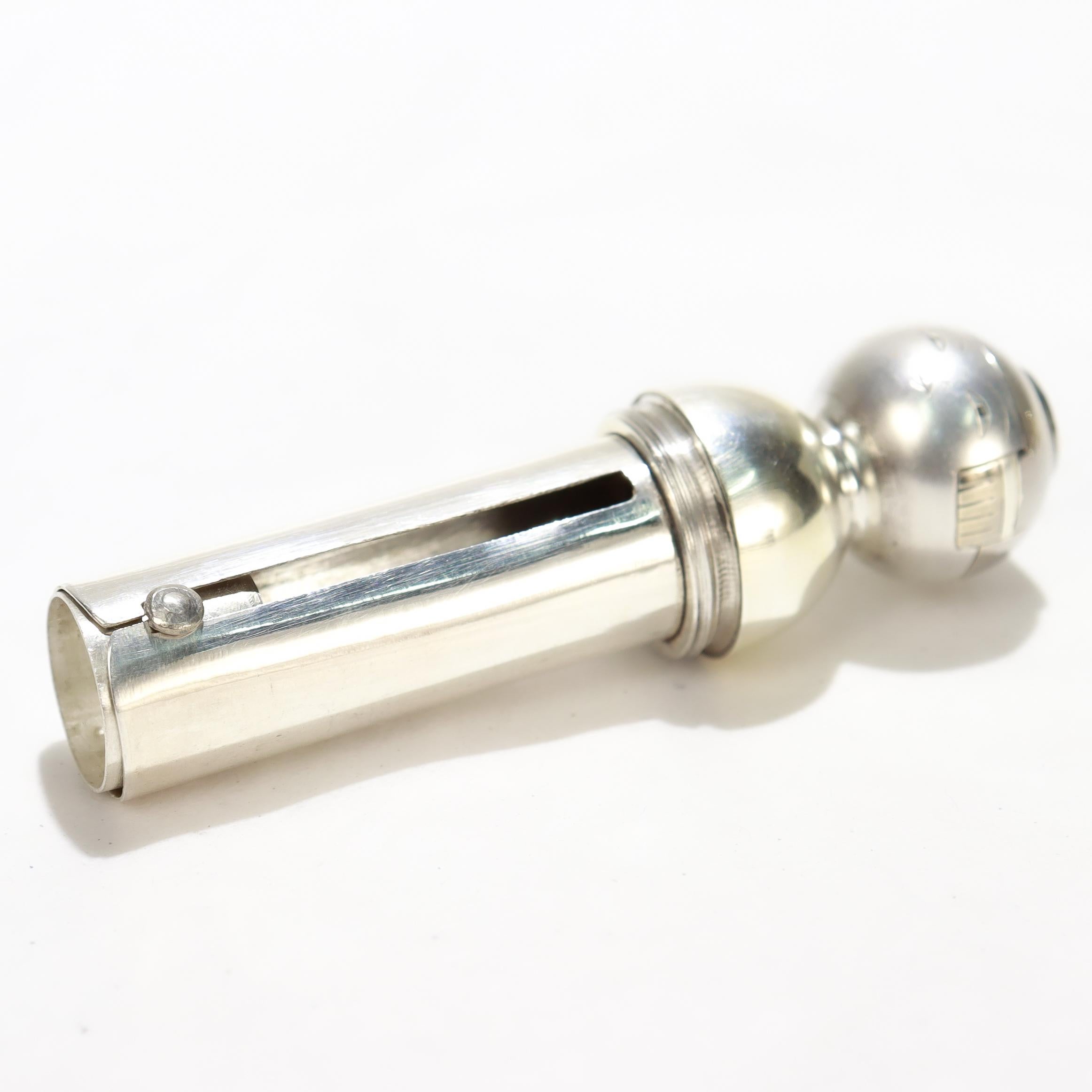 Set de porte-rouge à lèvres et de flacon de parfum japonais en argent 950 doré en vente 15