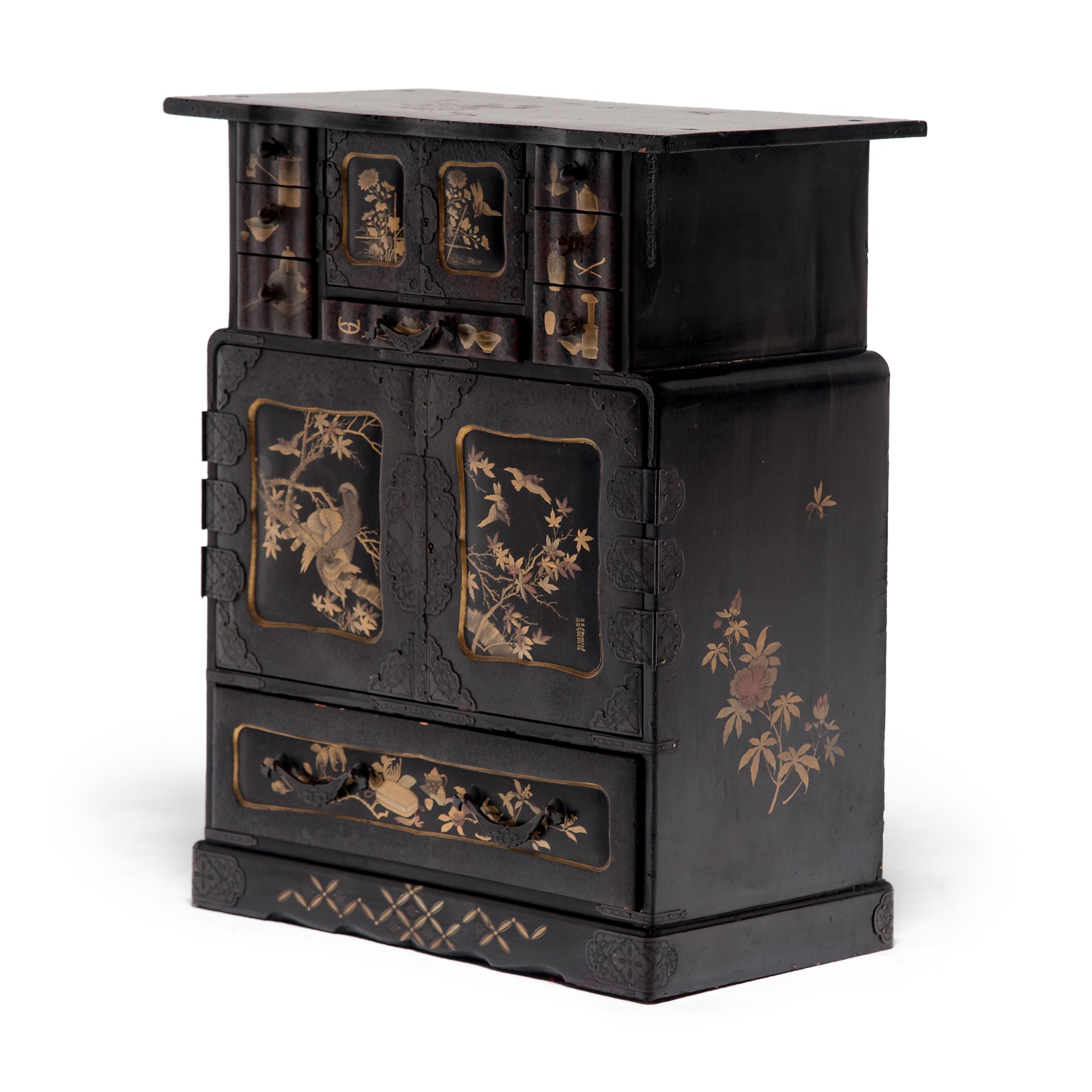 Chinese Japanese Gilt Black Lacquer Tea Chest, c. 1850 For Sale