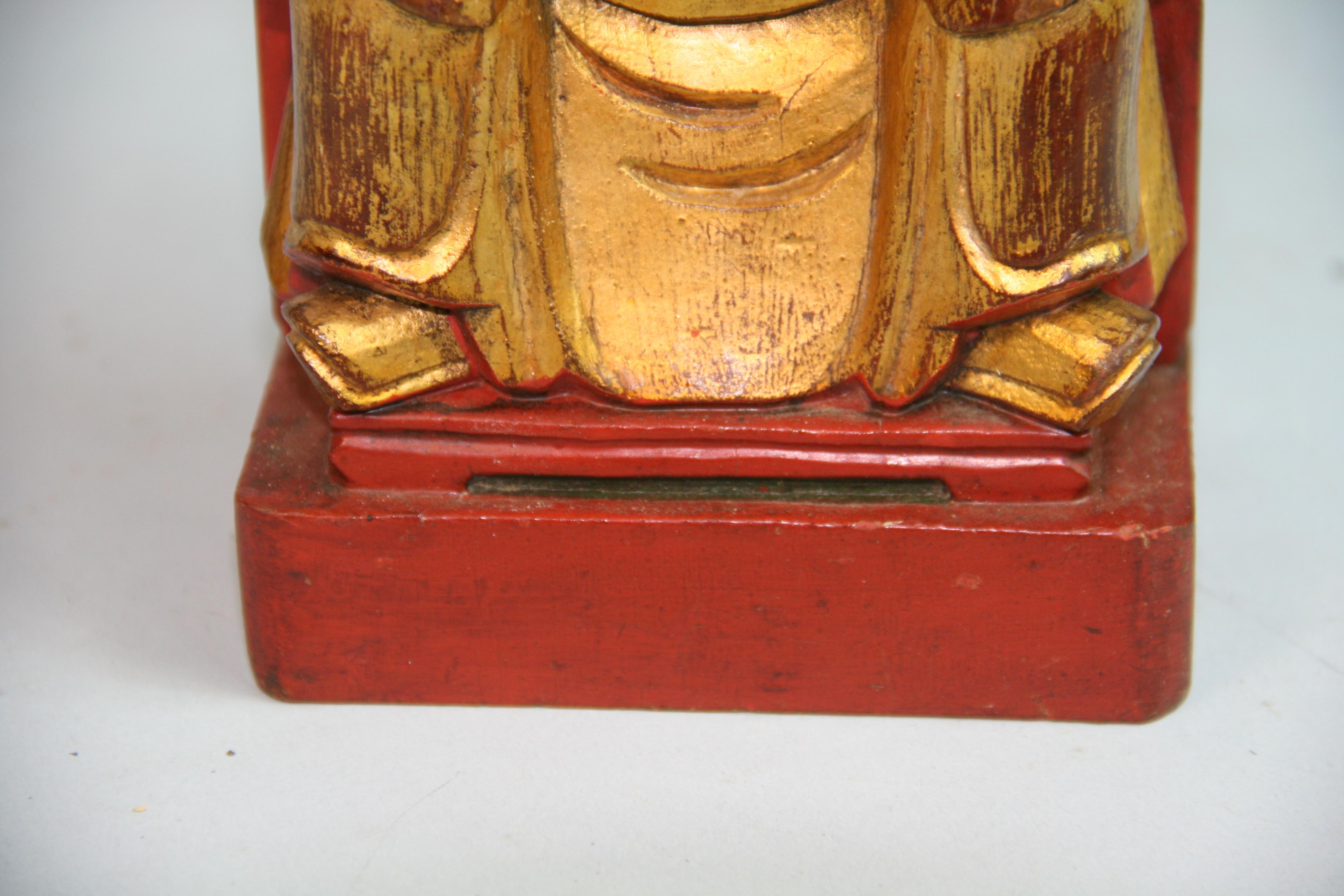 Japanese Gilt Carved Wood Seated Buddha For Sale 1