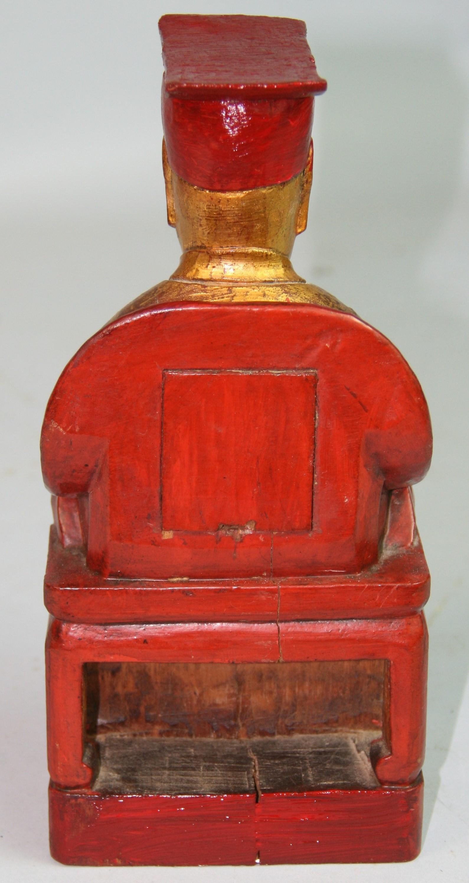 Japanese Gilt Carved Wood Seated Buddha For Sale 4