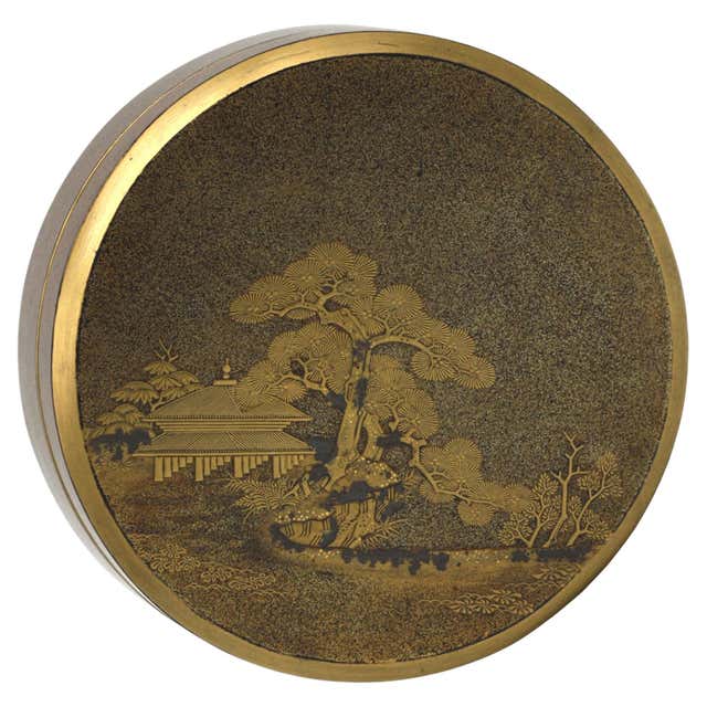 Traditional Japanese Inro box with five compartments For Sale at 1stDibs