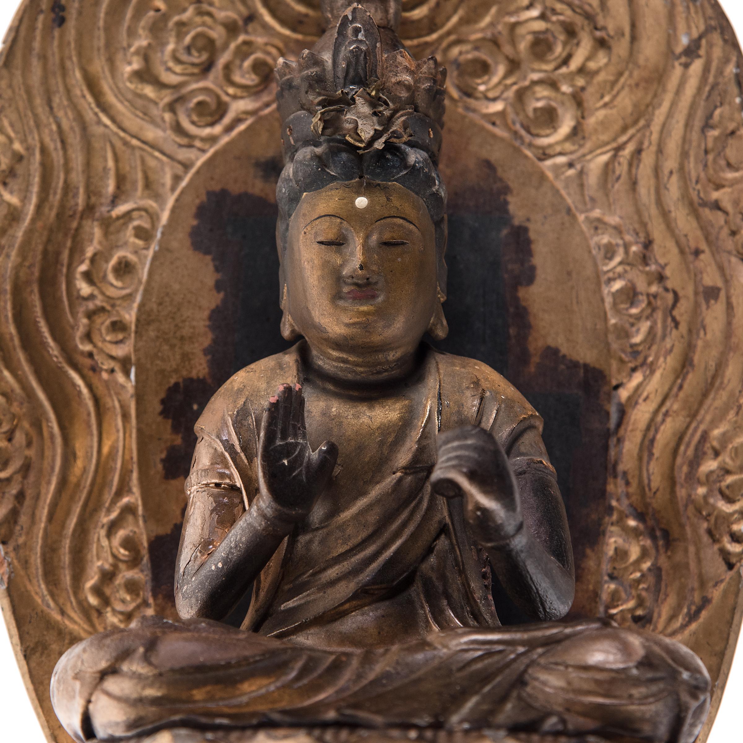 Hand-Carved Japanese Gilt Seated Kannon Figure, circa 1850 For Sale