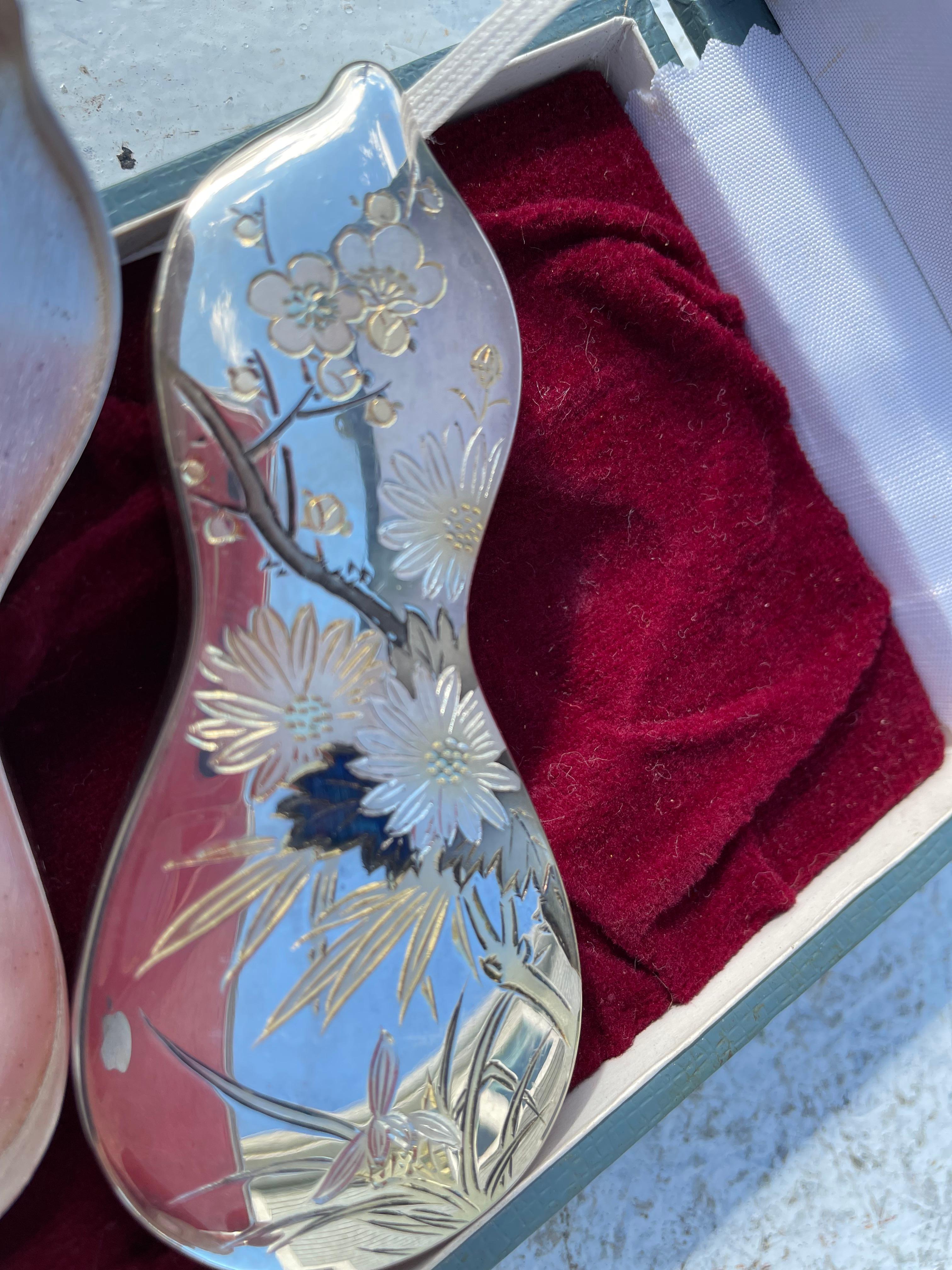 Japanese Gilt Silver Flowers Treasure Box Bonbonniere 5