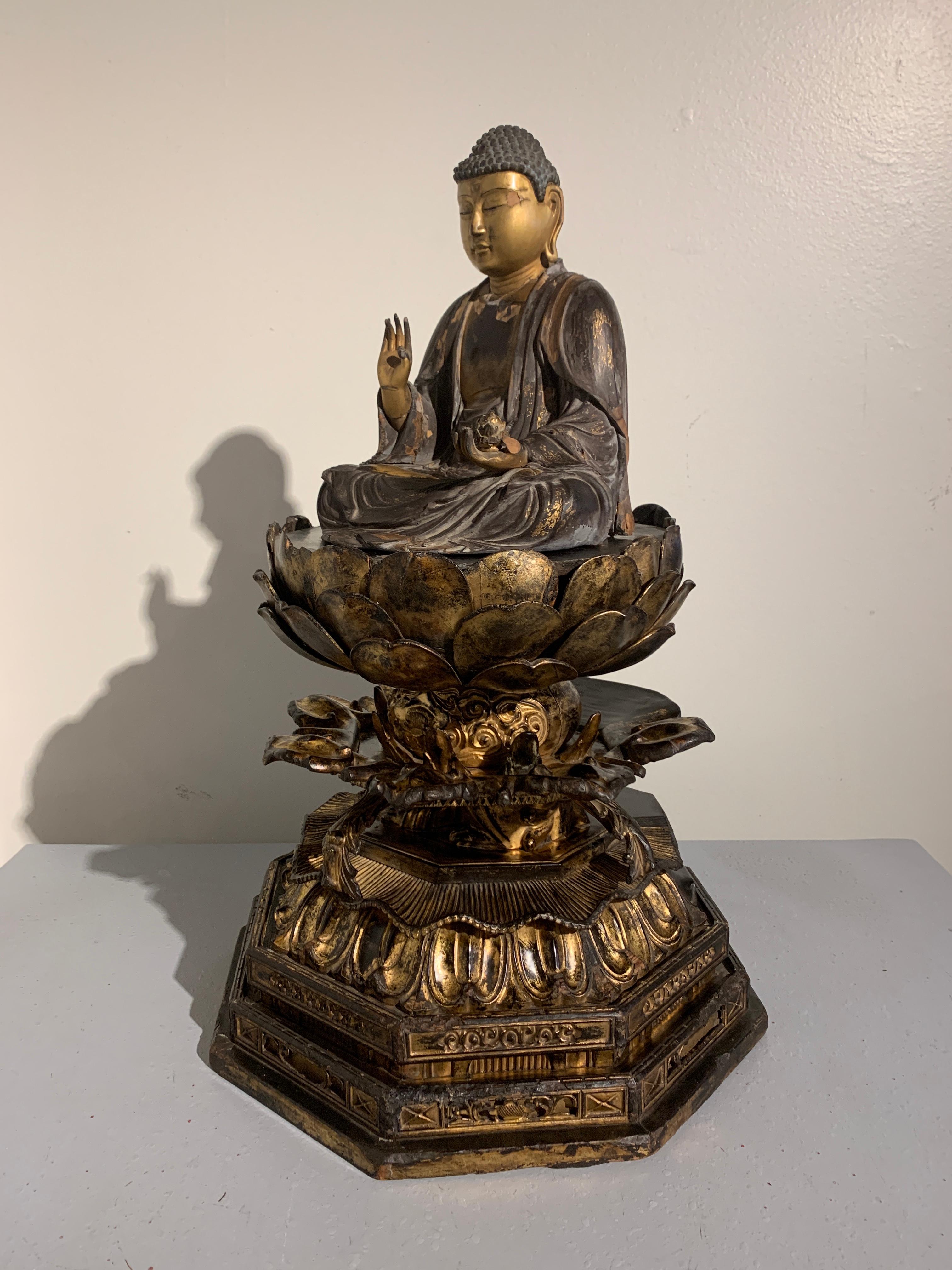 Lacquered Japanese Giltwood Medicine Buddha, Yakushi Nyorai, Muromachi Period 16th Century For Sale