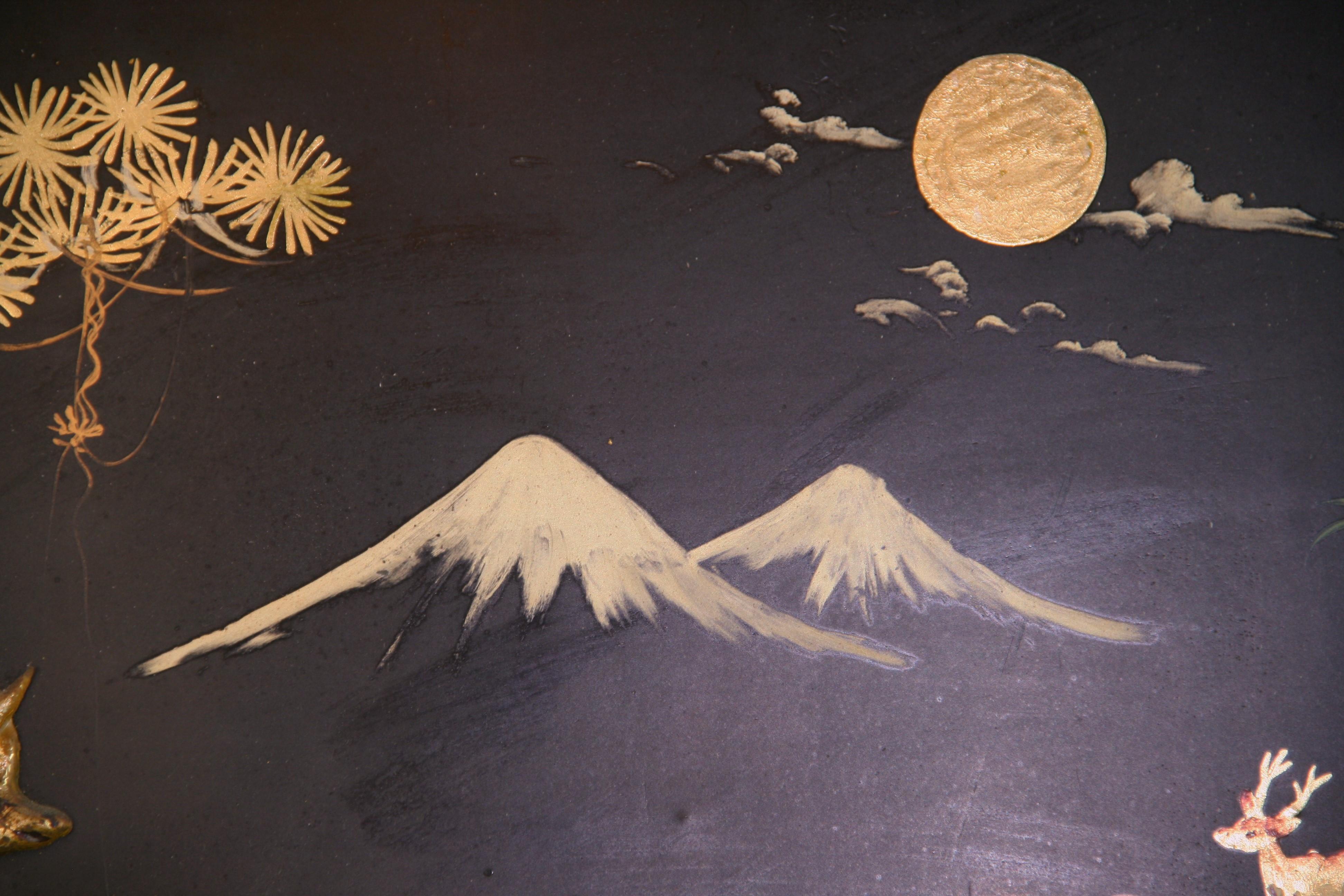 Panneau de cerf en bois doré japonais à la base du mont Fuji en vente 1