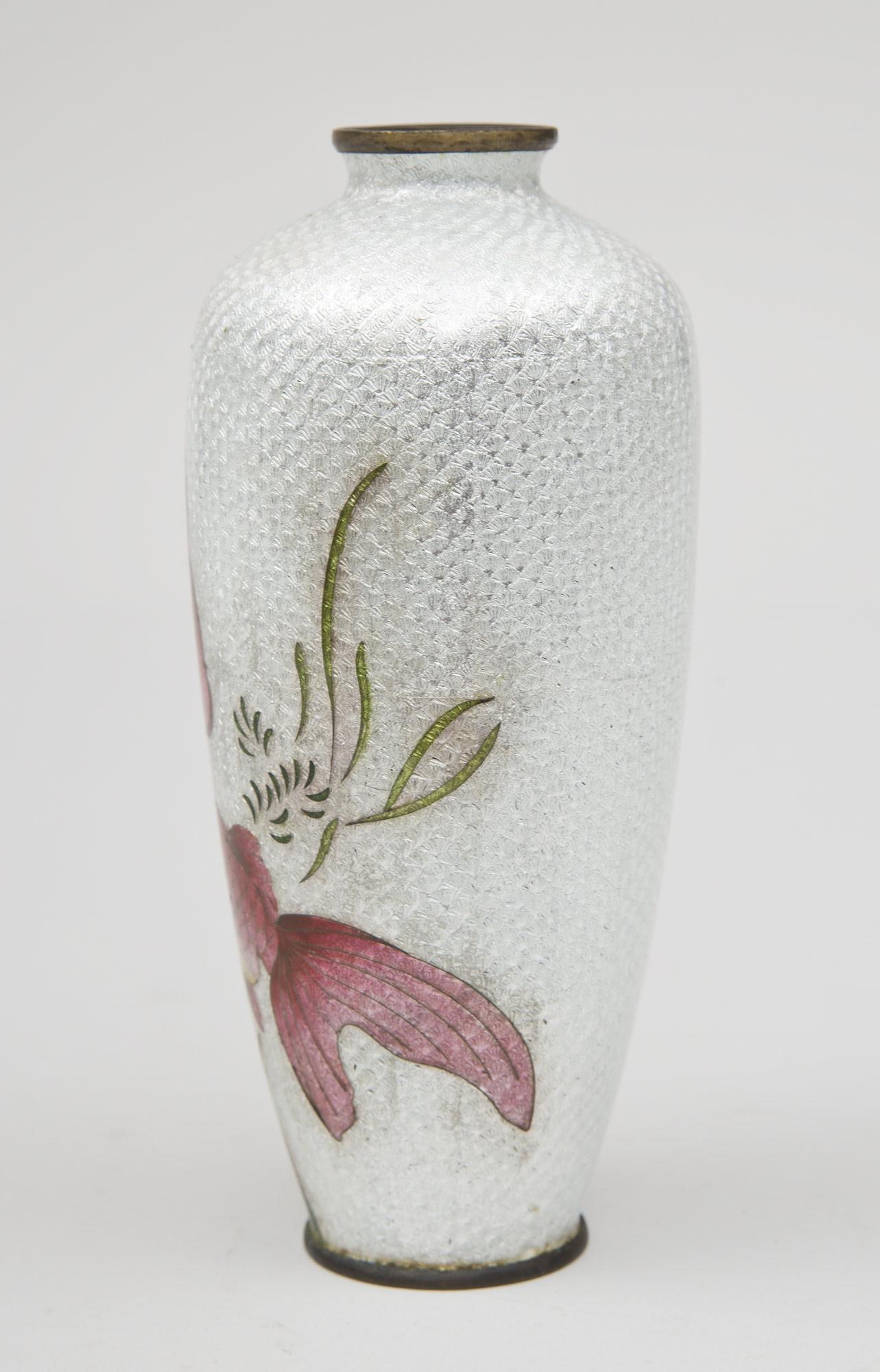 Japanese Ginbari Cloisonne Vase, Meiji Period In Good Condition For Sale In Sheffield, MA