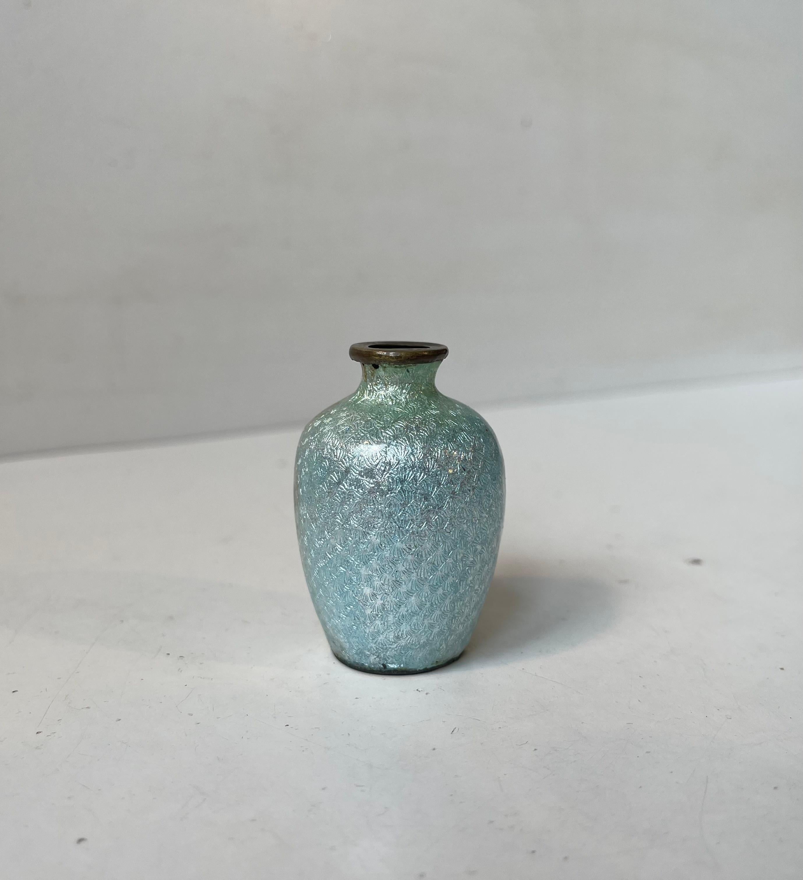 Arts and Crafts Vase à parfum japonais Ginbari en émail cloisonné, années 1920 en vente