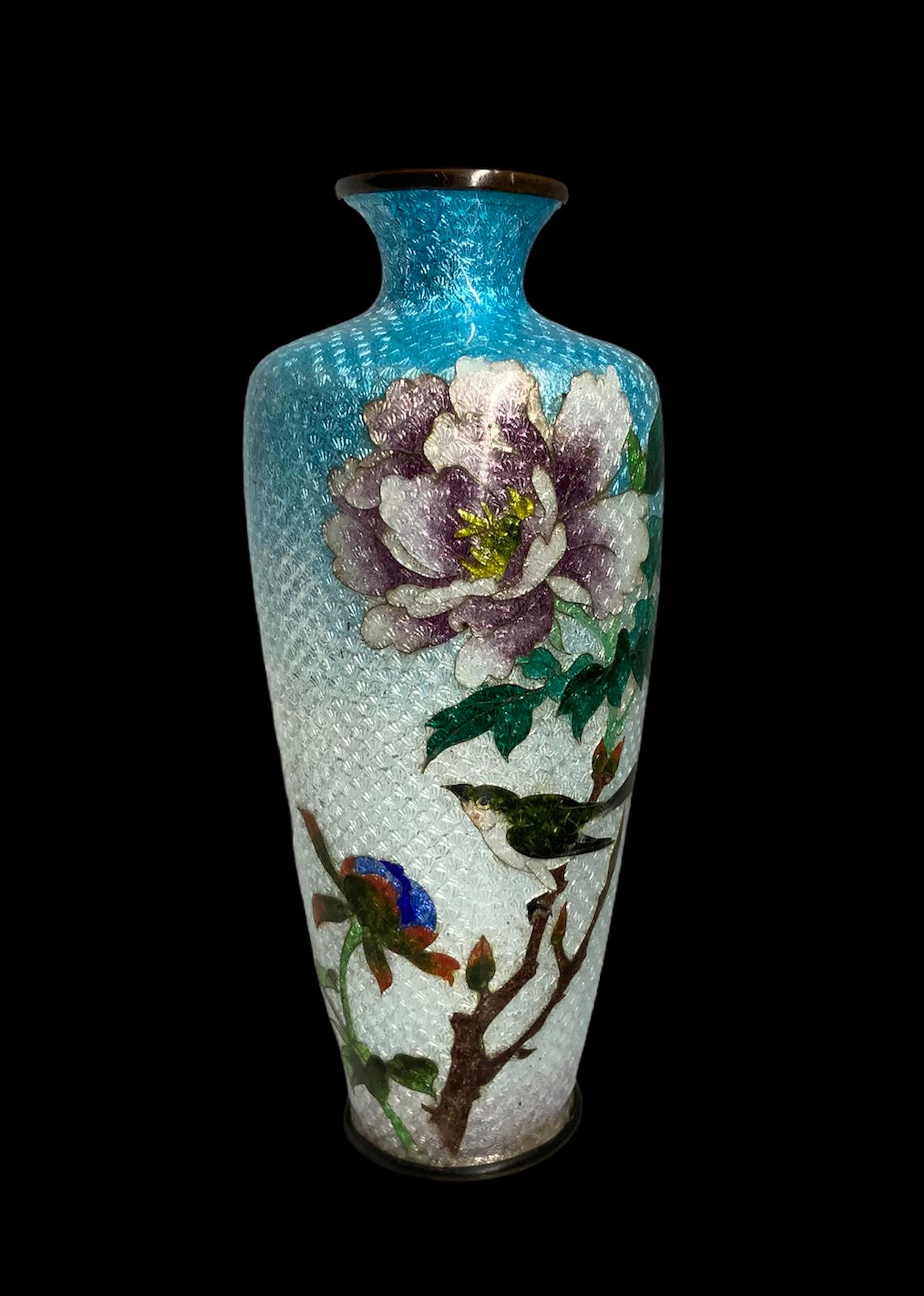 Japanese Ginbari Style Cloisonné Foil Vase In Good Condition In Guaynabo, PR