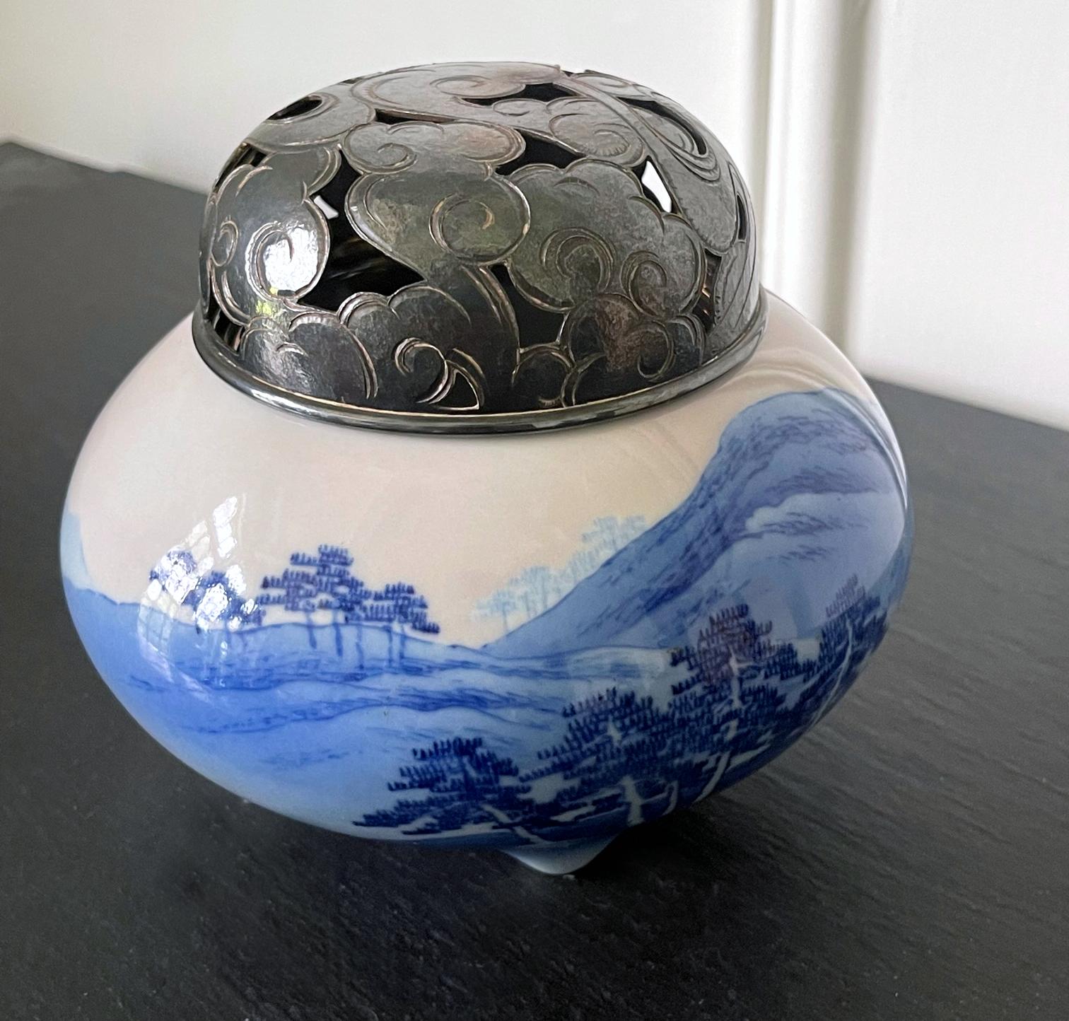 Japanese Glazed Ceramic and Silver Koro Incense Burner Makuzu Kozan  For Sale 9