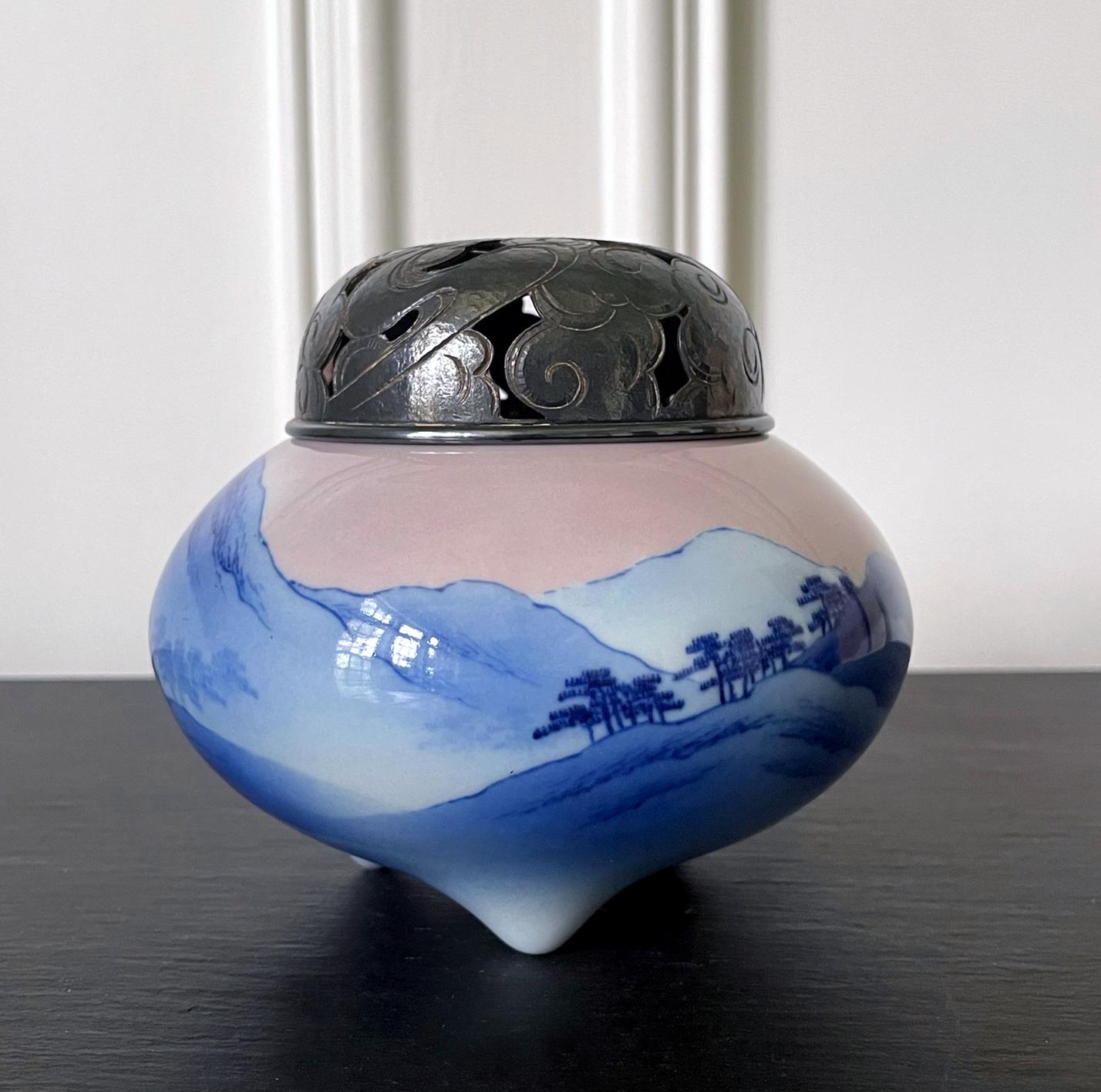 Japanese Glazed Ceramic and Silver Koro Incense Burner Makuzu Kozan  In Good Condition For Sale In Atlanta, GA