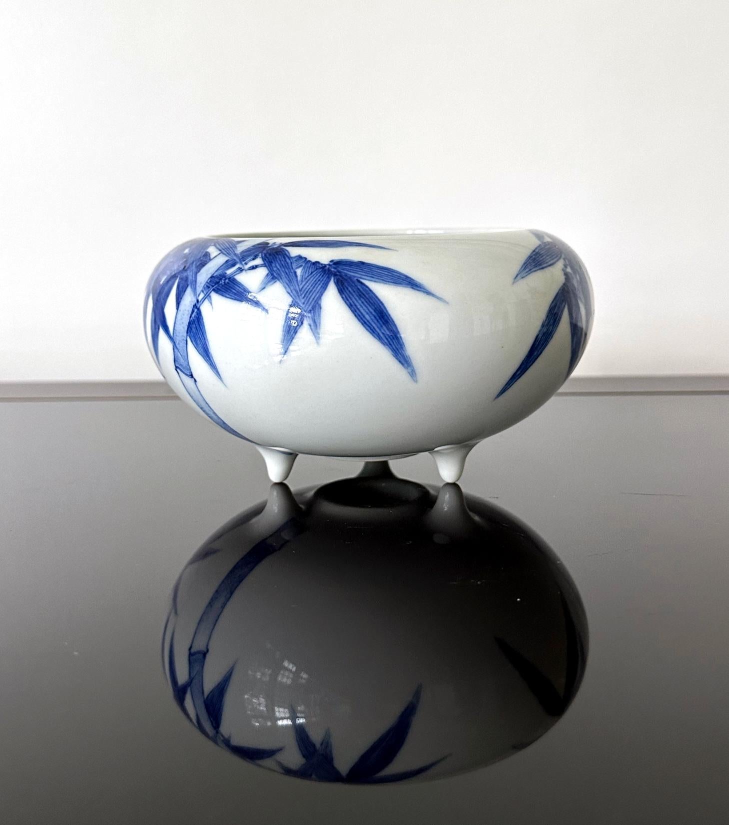 Meiji Japanese Glazed Ceramic Bowl by Makuzu Kozan  For Sale