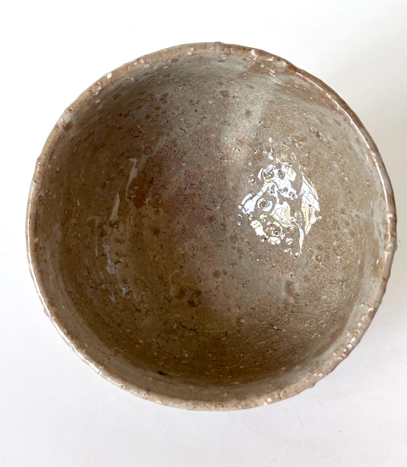 20ième siècle Bol à thé japonais émaillé de la période Chawan Showa Ex-Musuem en vente