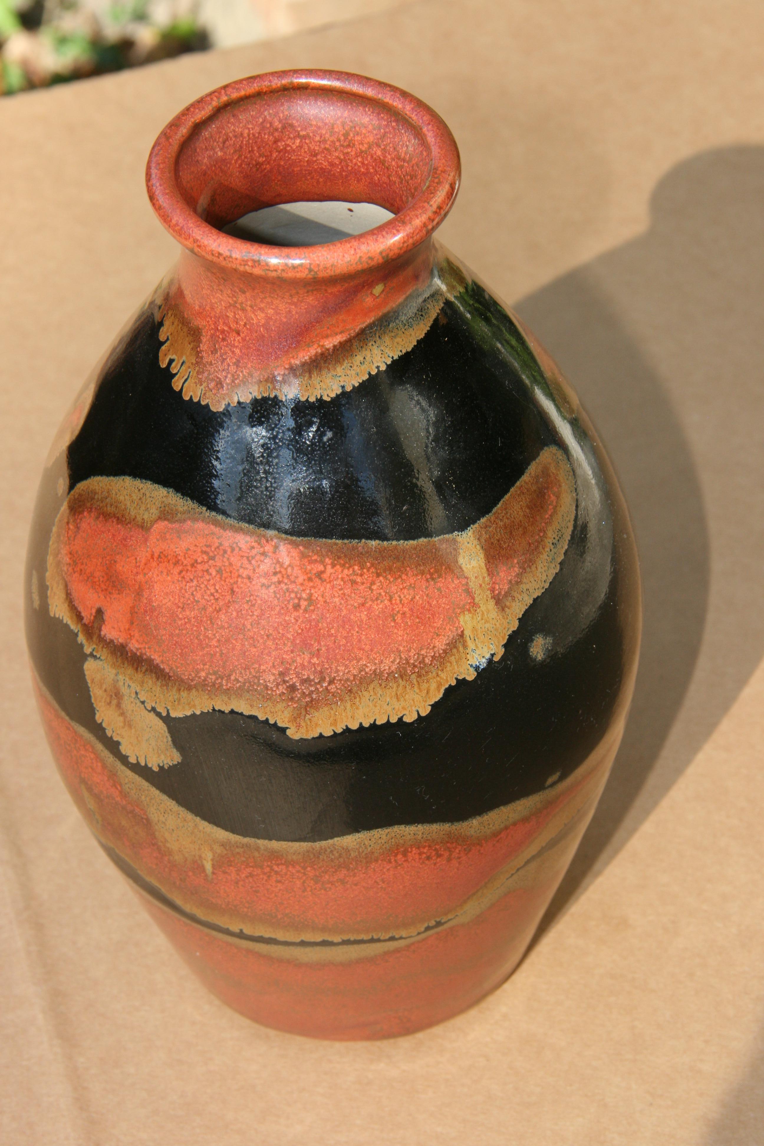 Fin du 20e siècle Vase en céramique moderniste émaillée japonaise en vente