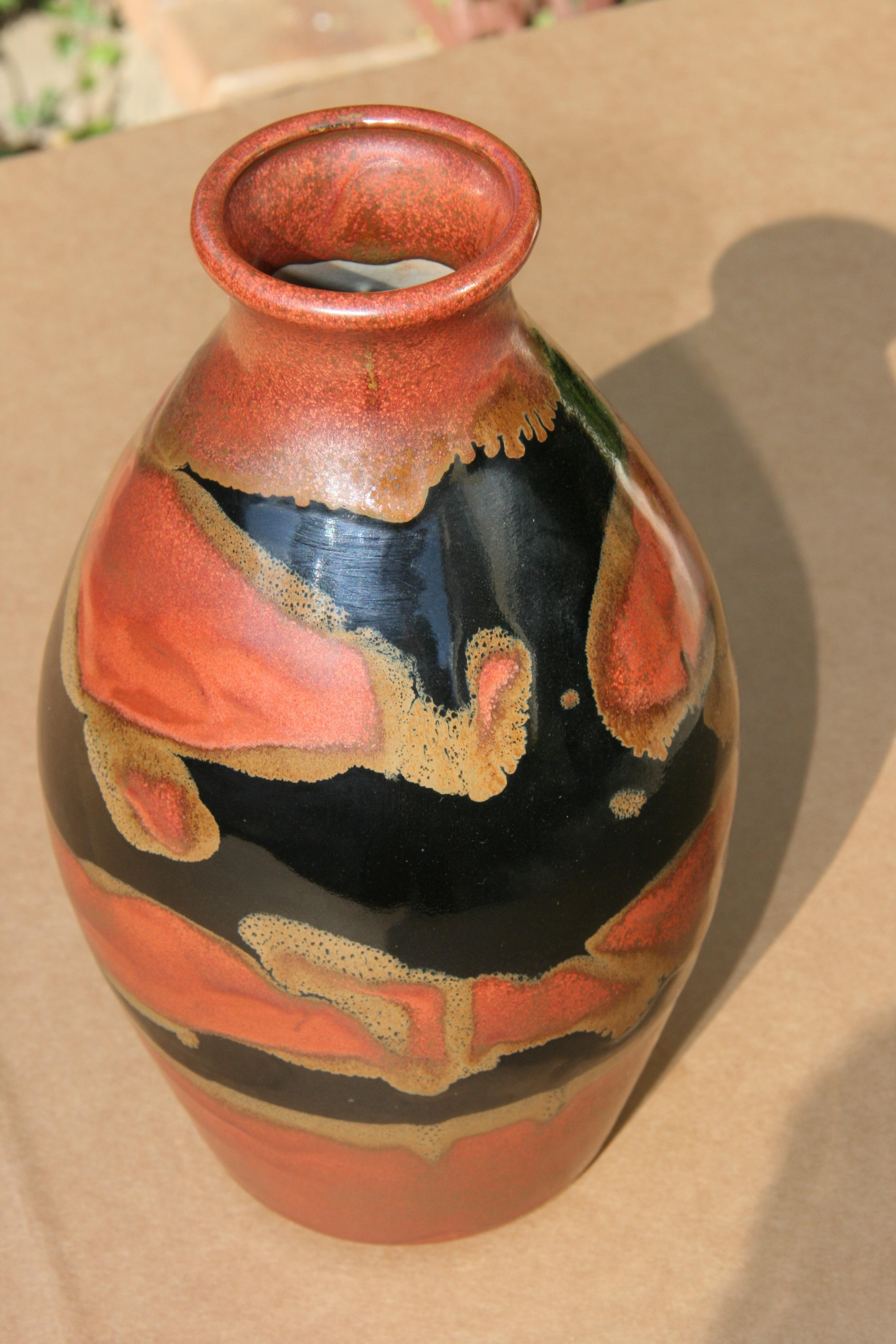 Céramique Vase en céramique moderniste émaillée japonaise en vente