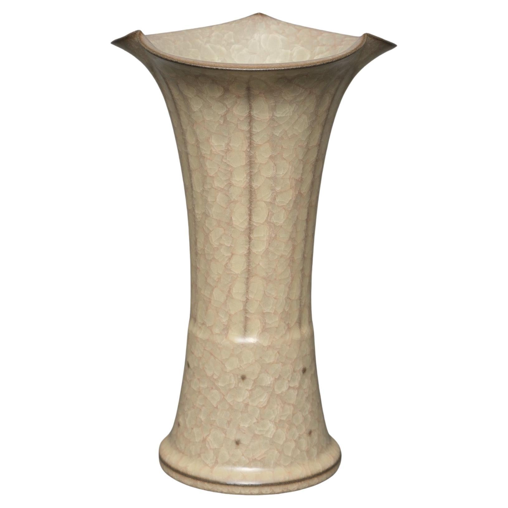 Japanese glazed stoneware 'gu'-shaped vase by Minegishi Seikô 峯岸勢晃 (1952-2023)